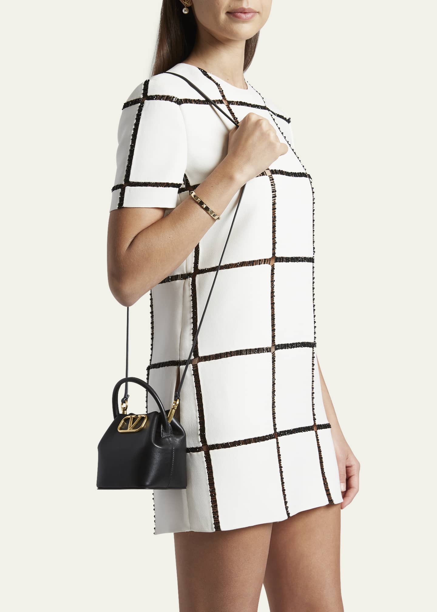mini bucket bag in nappa with vlogo signature chain