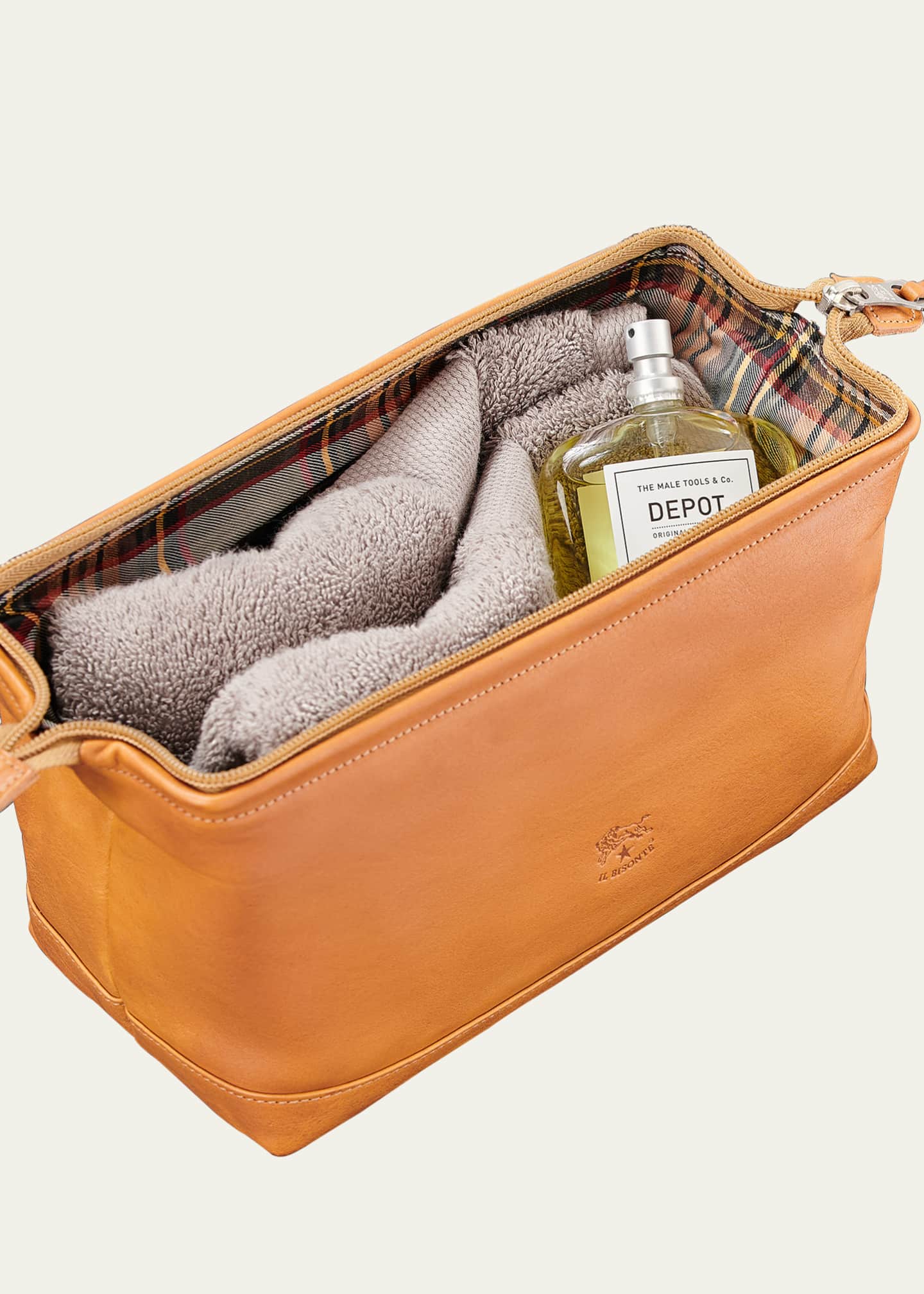 Il Bisonte Men's Leather Travel Toiletry Case Image 3 of 4