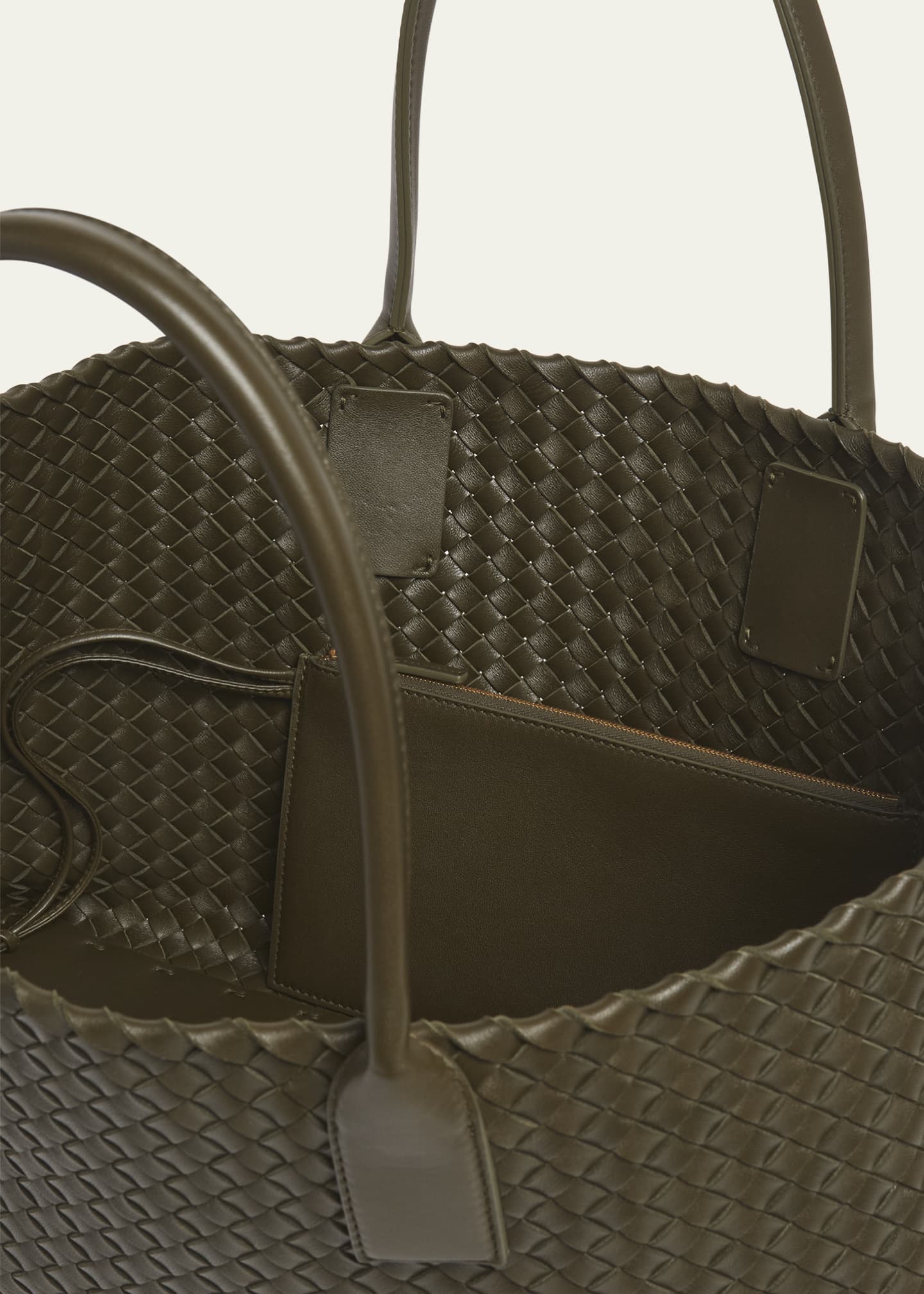 Bottega Veneta Medium Cabat Bag Image 4 of 5