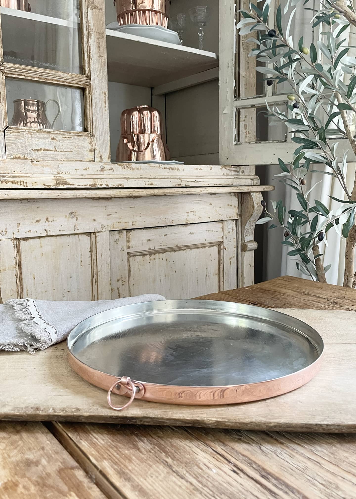Vintage Inspired Round Baking Tray