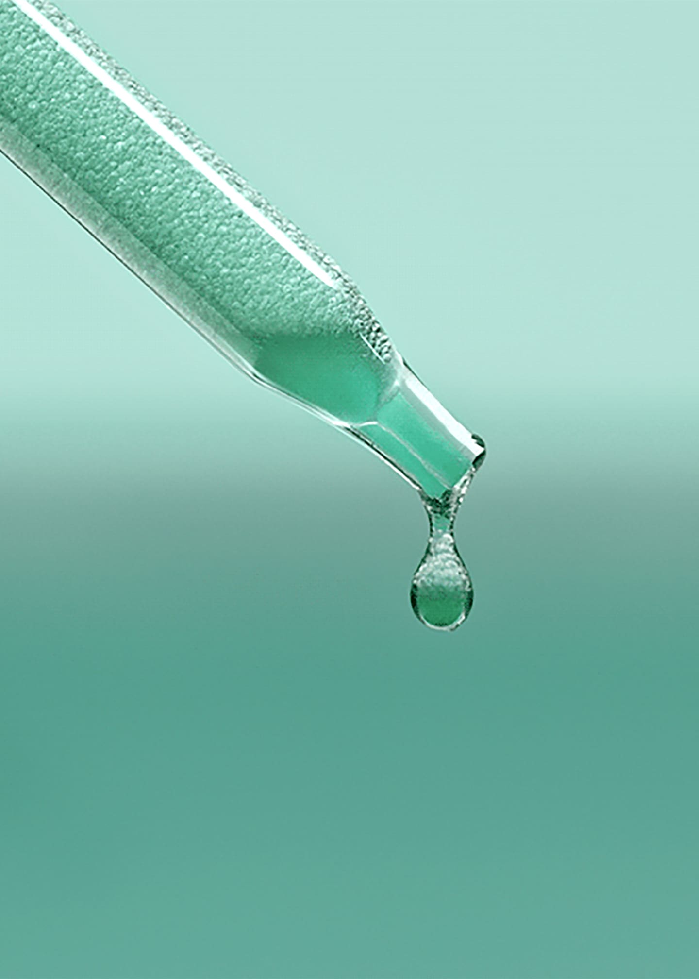 La Mer The Micro Peel Treatment, 1 oz. Image 3 of 5