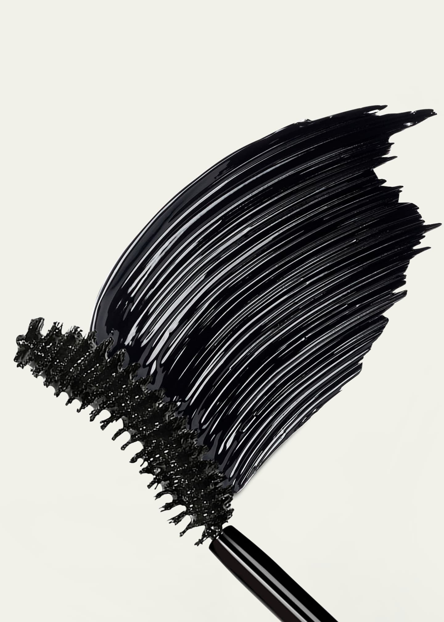 Guerlain Noir G Volumizing & Curling Mascara Image 2 of 5