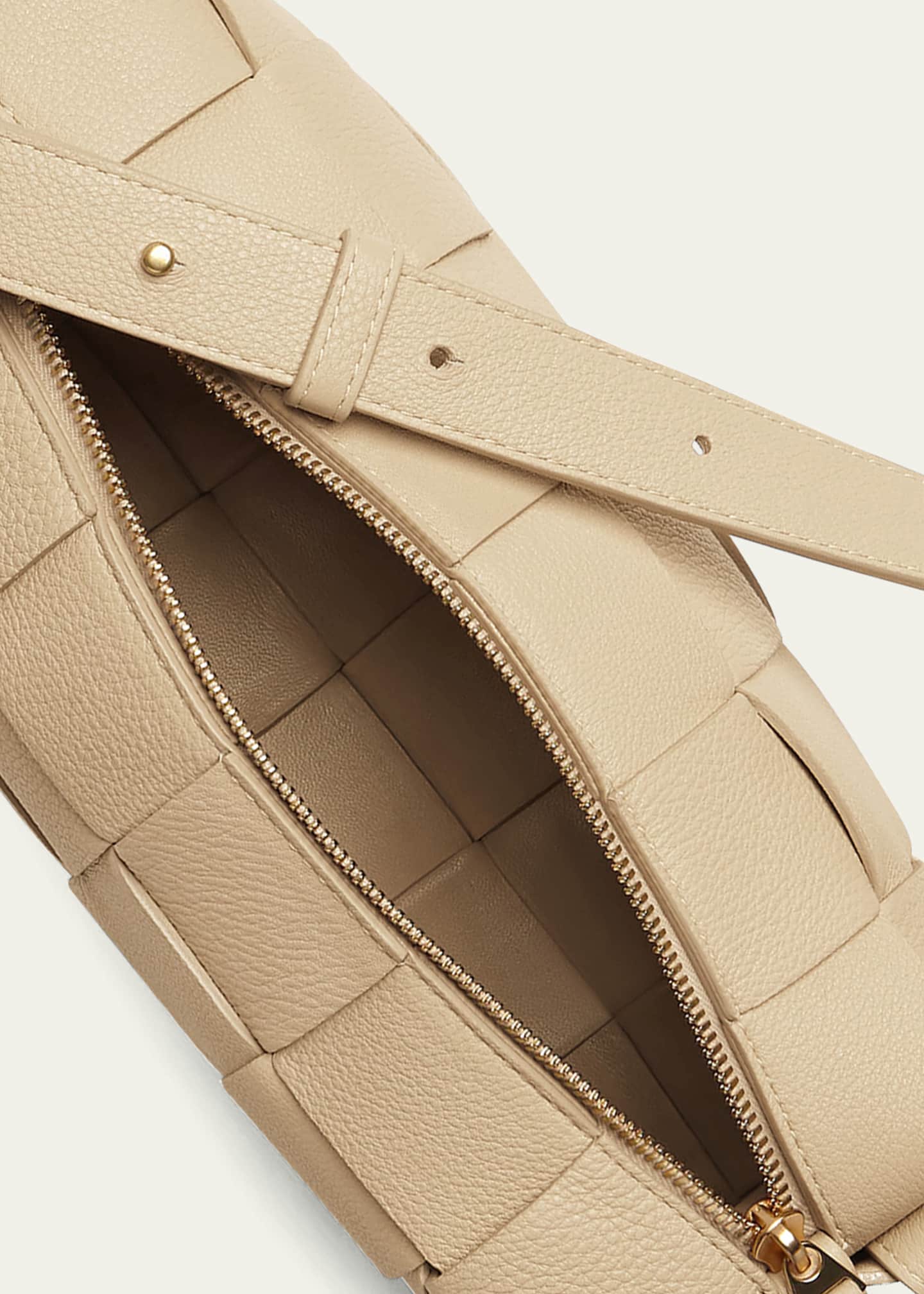 Intrecciato Leather Shoulder Bag in Brown - Bottega Veneta