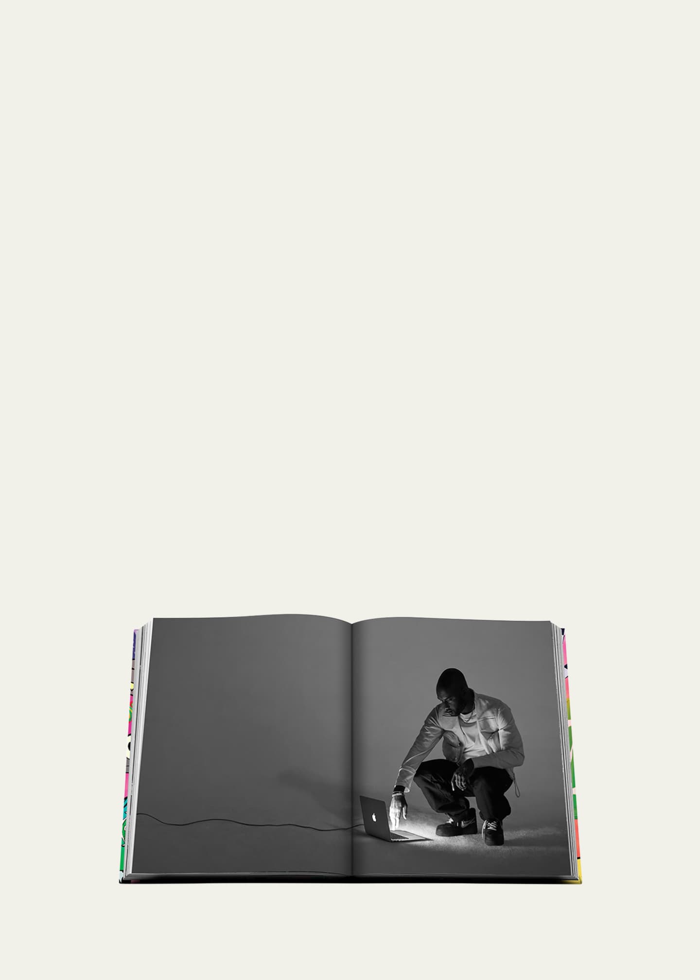 Louis Vuitton: Virgil Abloh (Classic Cartoon Cover) - Assouline Coffee  Table Book: Madsen, Anders Christian: 9781649801524: : Books