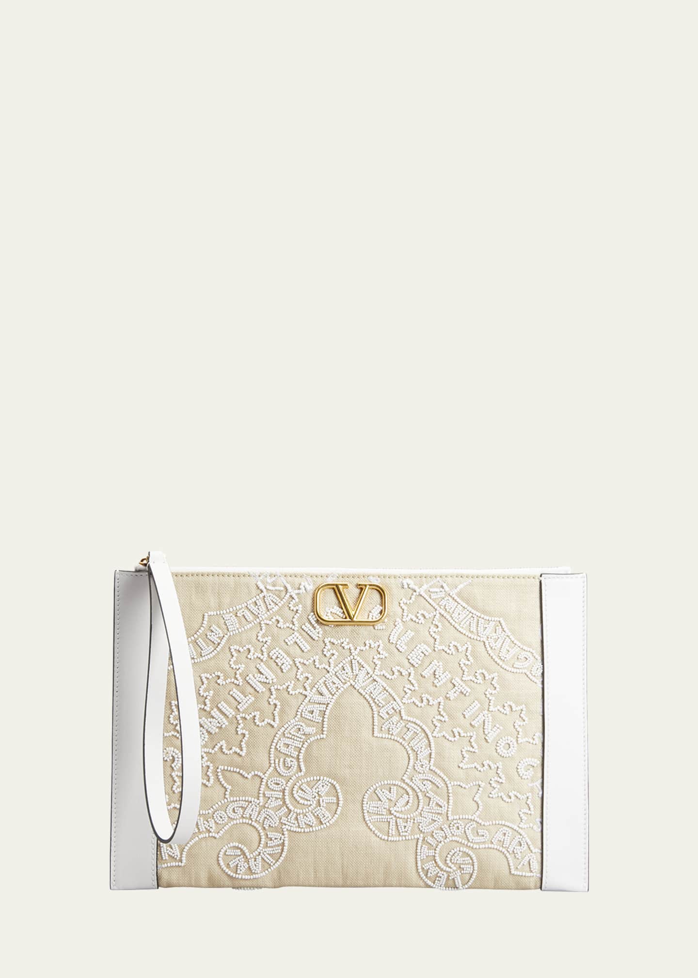 billet Miljøvenlig Afvigelse Valentino Garavani VLOGO Large Embroidered Flat Pouch Clutch Bag - Bergdorf  Goodman