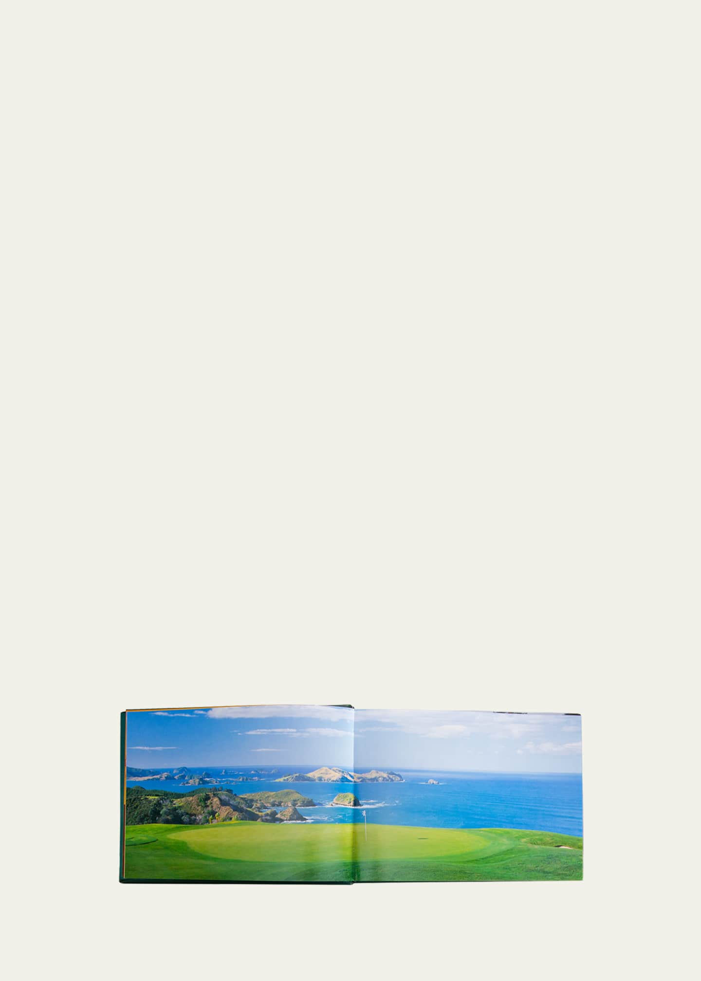 Graphic Image Golf Courses: Fairways Of The World Book Image 2 of 2
