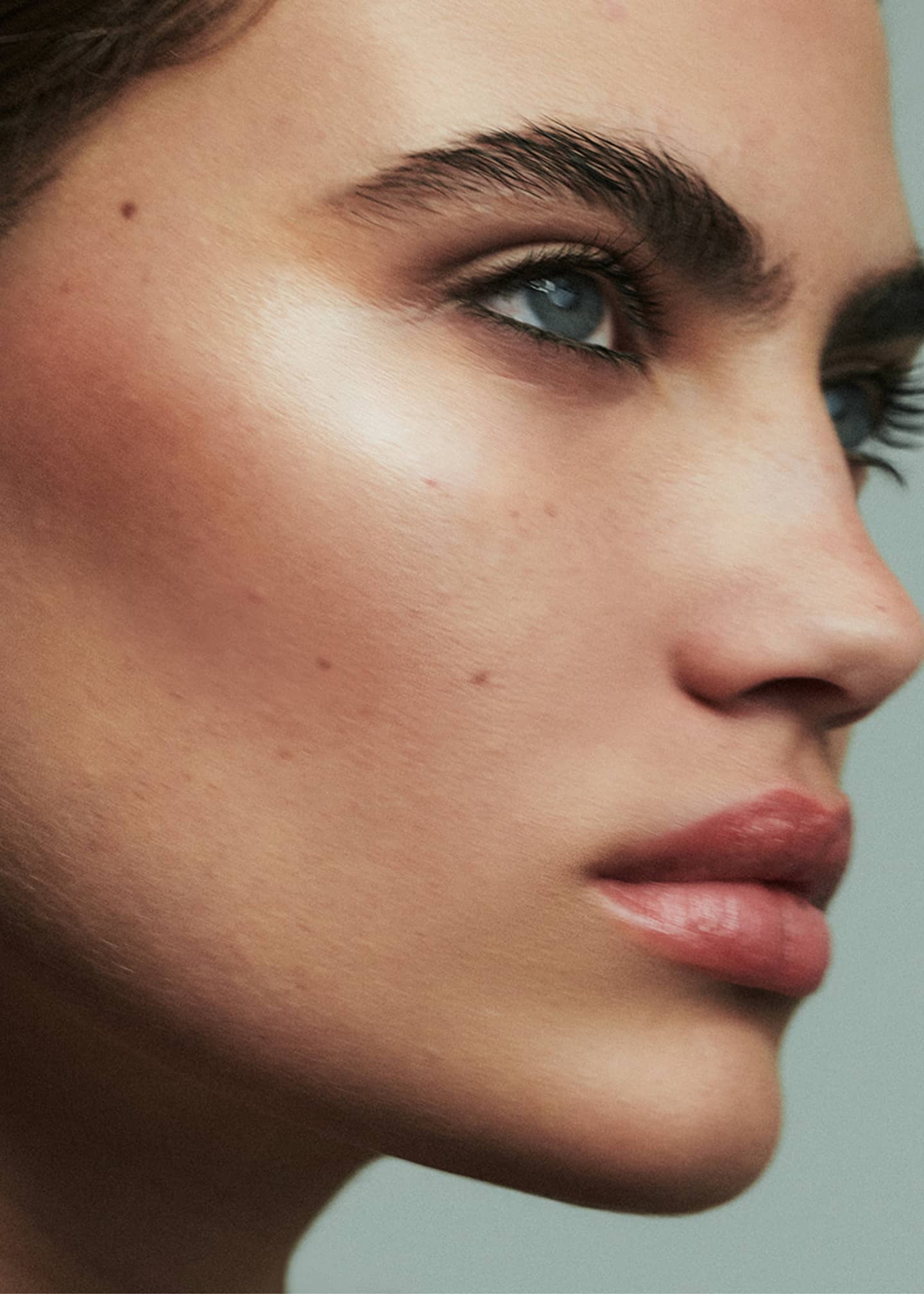 Victoria Beckham Reflect Highlighter Stick Image 3 of 5