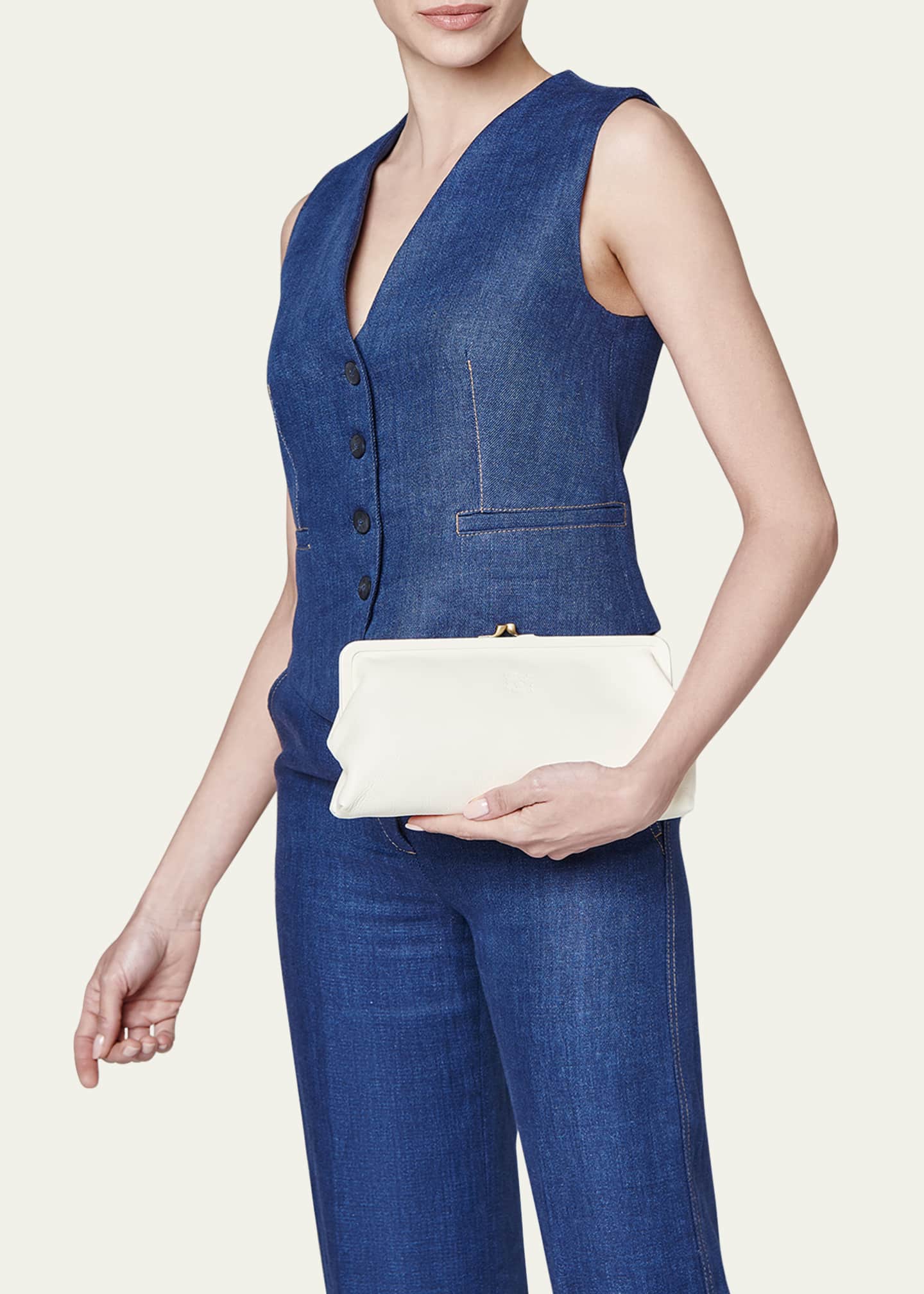 Classic Vaccjetta Leather Clutch Bag