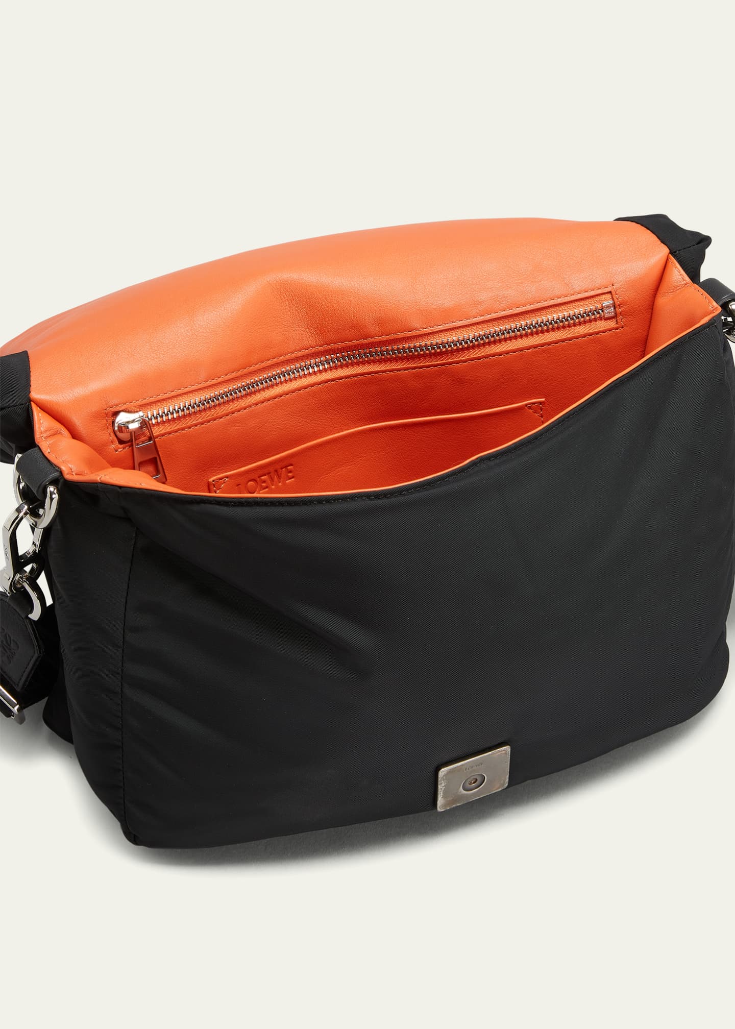 Goya Travel bag for men in leather with zipped pockets