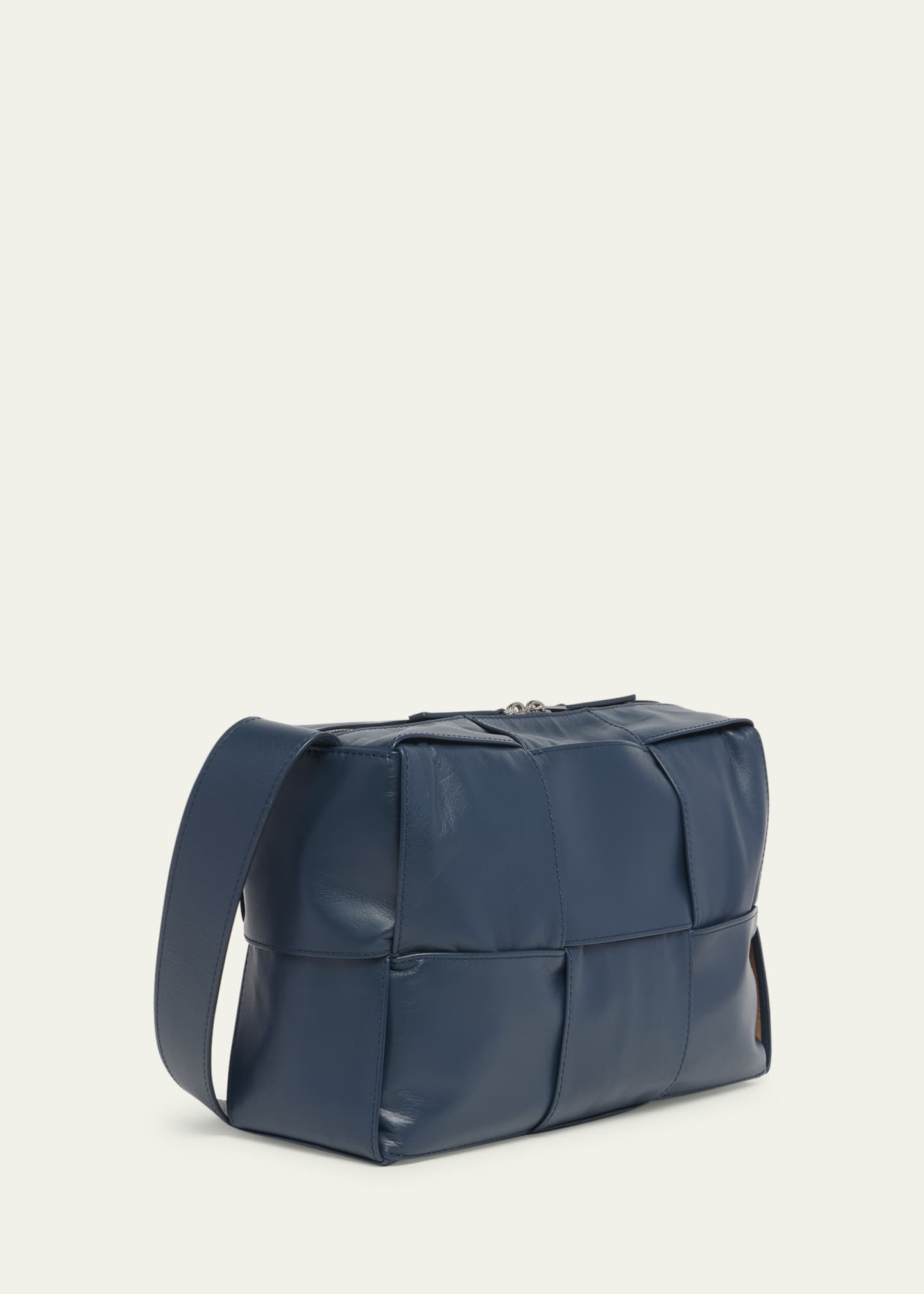 Bottega Veneta Men's Arco Medium Crossbody Camera Bag Image 3 of 5