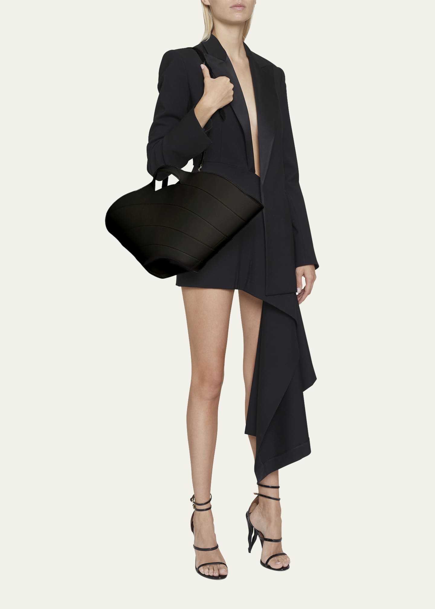 Alaia bag sale store