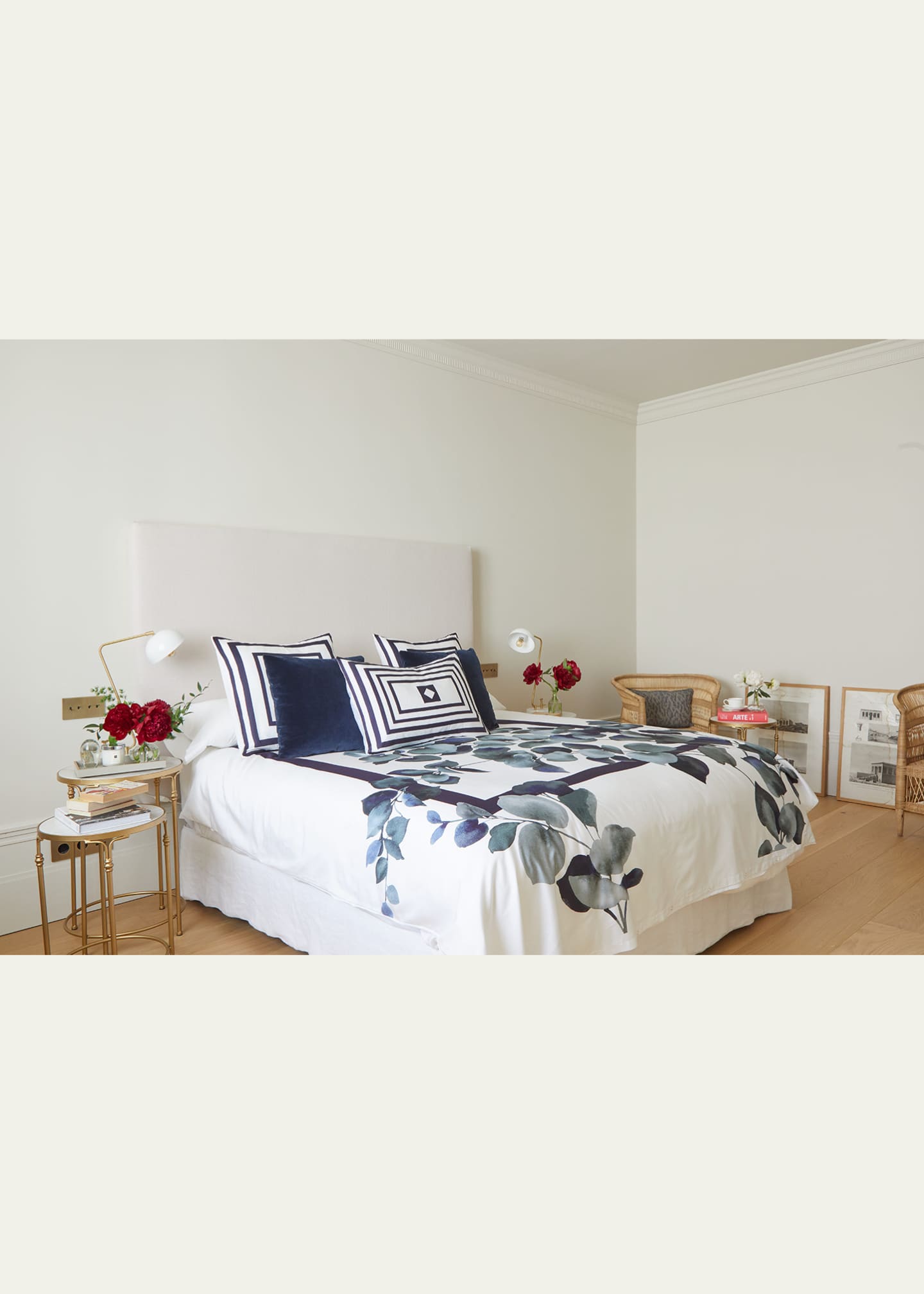 The Lino Eucalyptus 500 Thread-Count King Duvet Cover Image 2 of 2