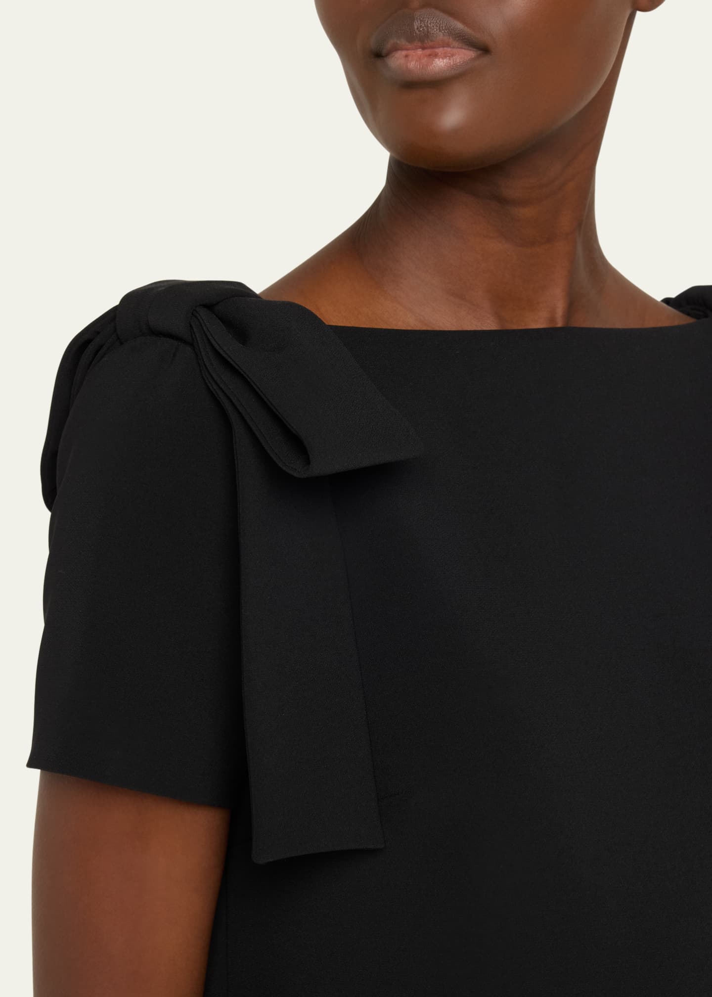 Carolina Herrera Shoulder Bow Crepe Column Gown Image 5 of 5
