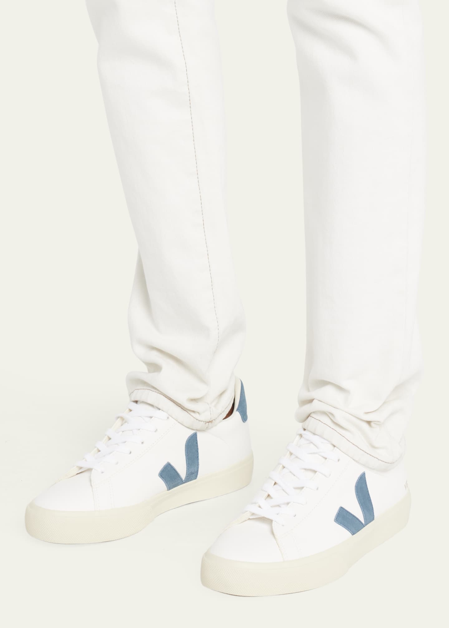 V logo sneakers discount