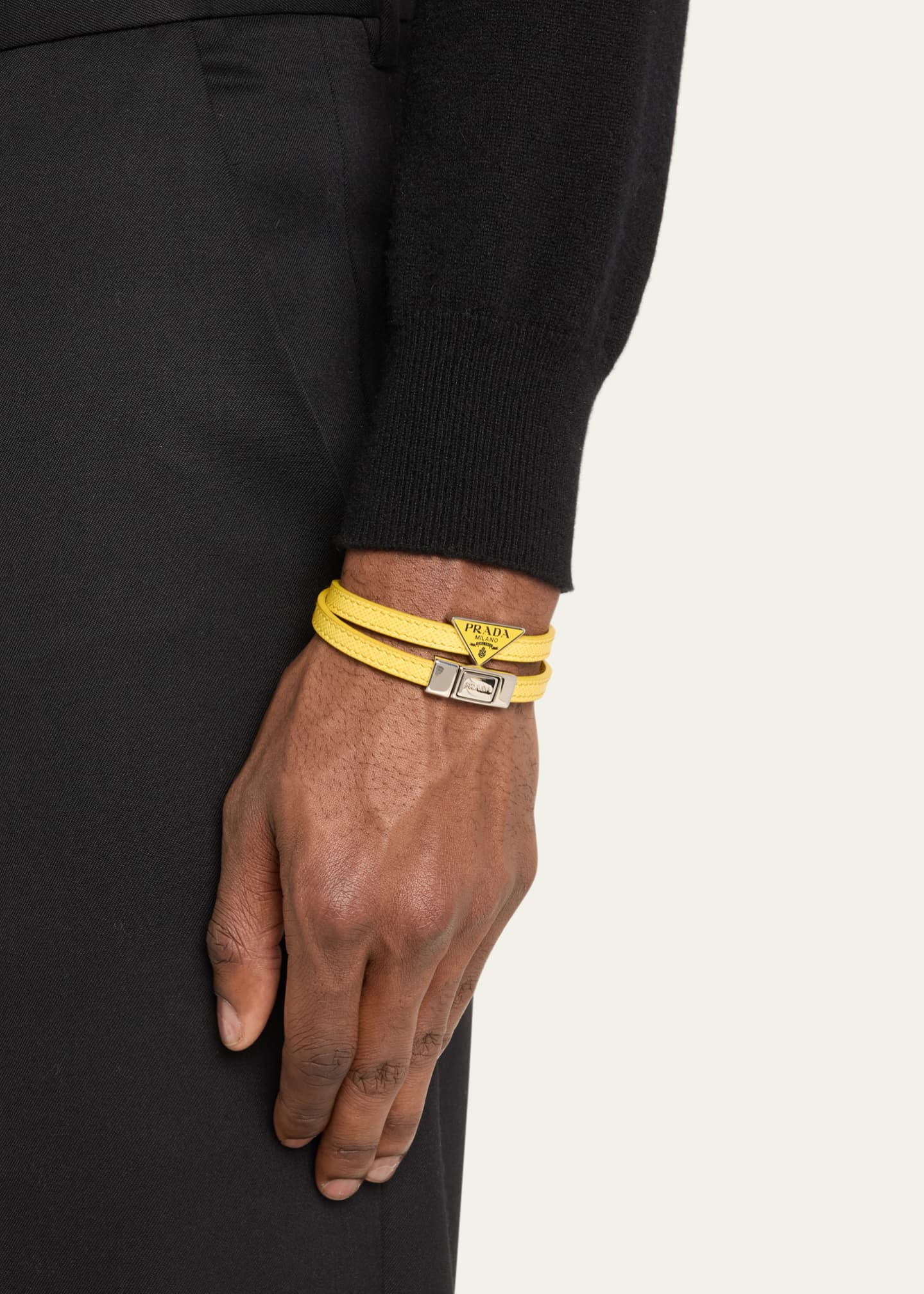 ブレスレット PRADA SAFFIANO LEATHER BRACELET WITH LOGO CHARM Prada Men's Saffiano Leather Logo Bracelet - Bergdorf Goodman