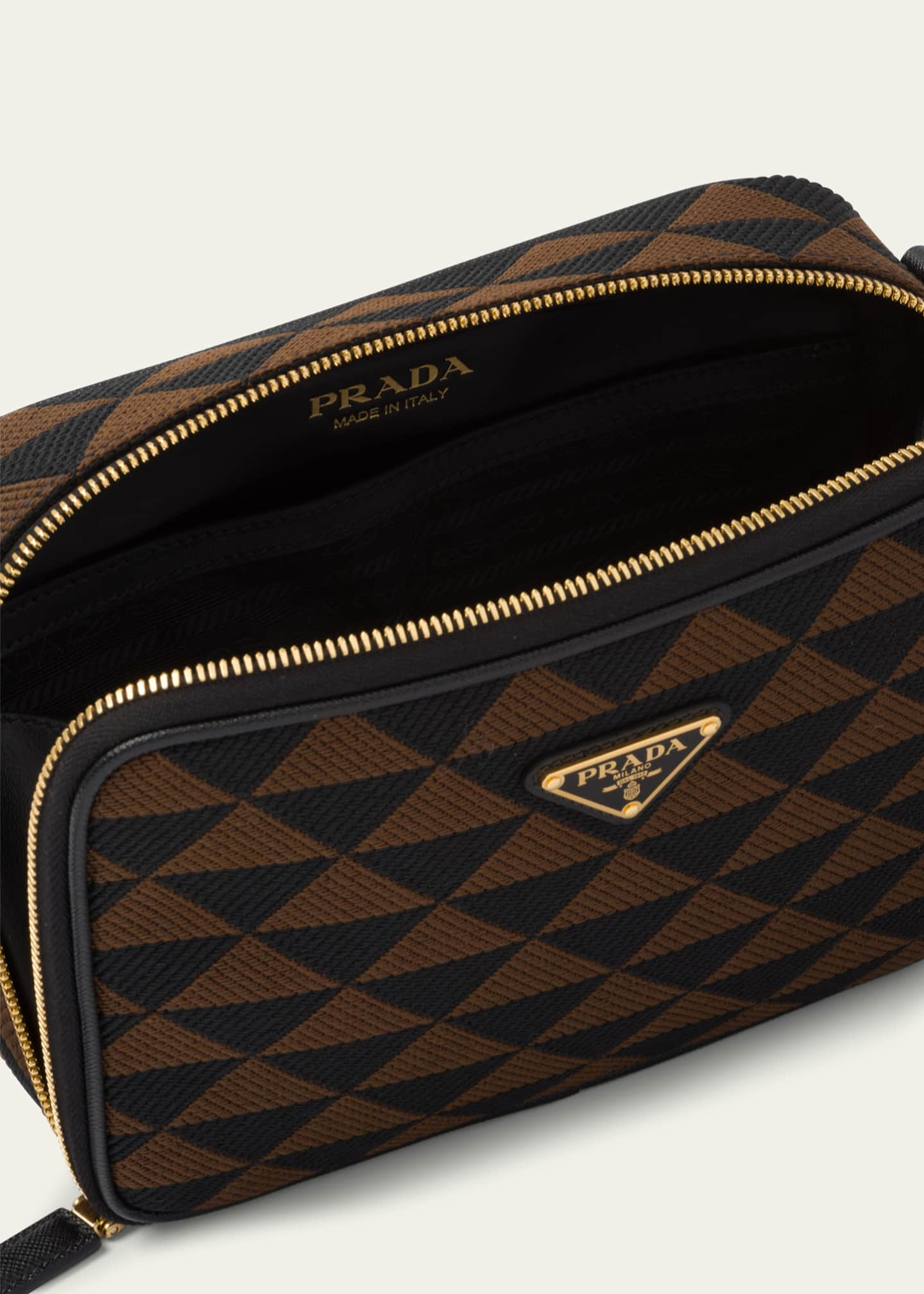 Prada triangle-logo Makeup Bag - Farfetch