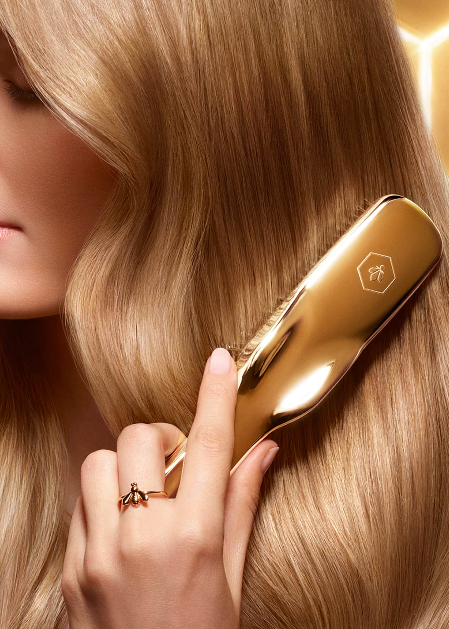 Guerlain Abeille Royale Scalp & Hair Brush Image 2 of 4
