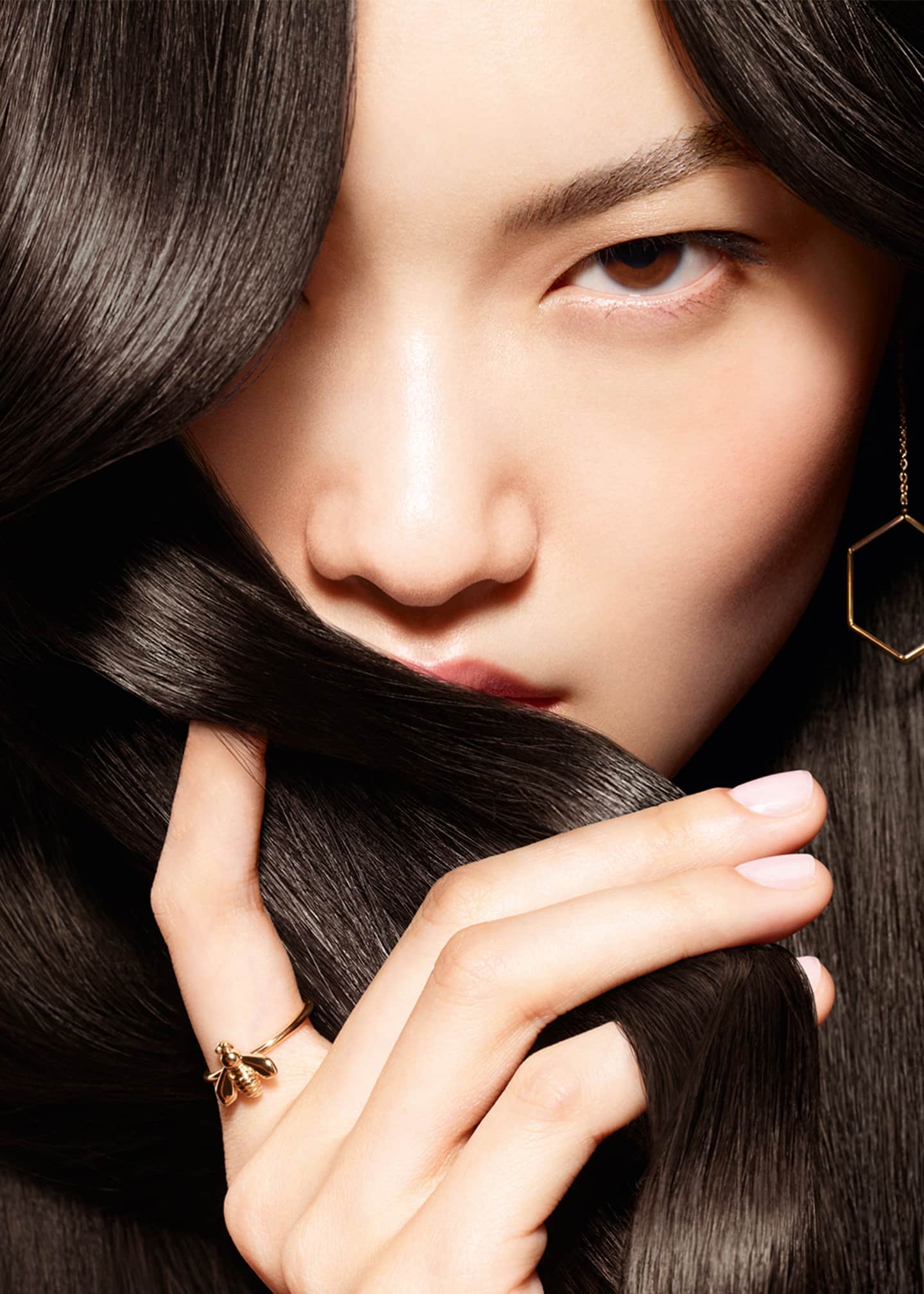 Guerlain Abeille Royale Scalp & Hair Brush Image 3 of 4
