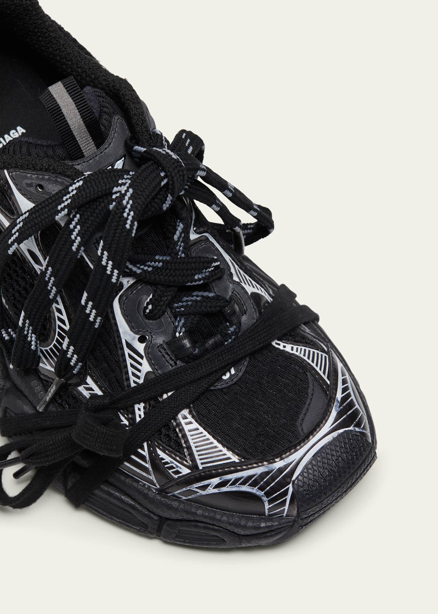 Balenciaga mens black low top sneakers online