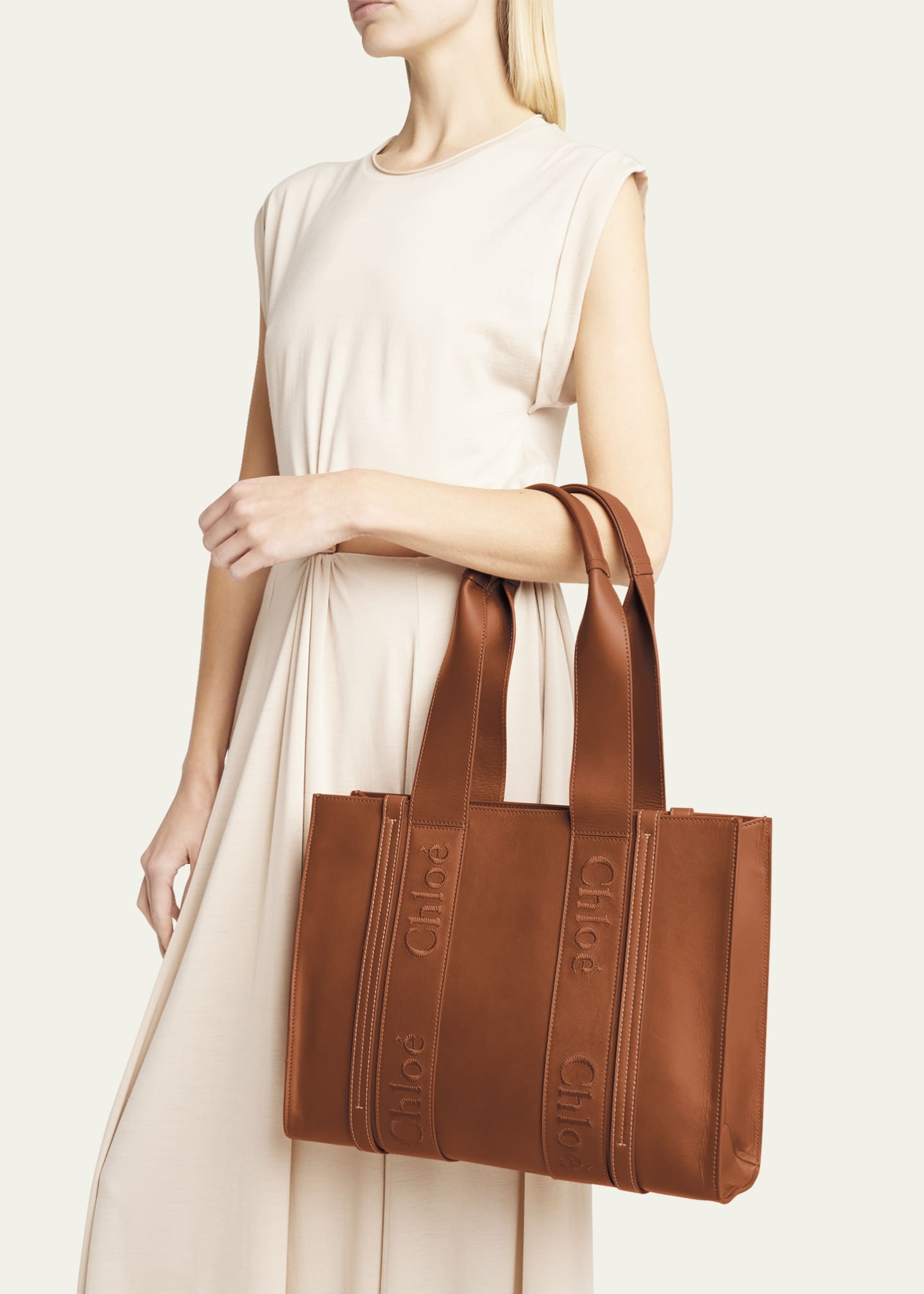 半額SALE★ Tote Medium Woody Chloe Bag Goodman Bergdorf - Leather in バッグ