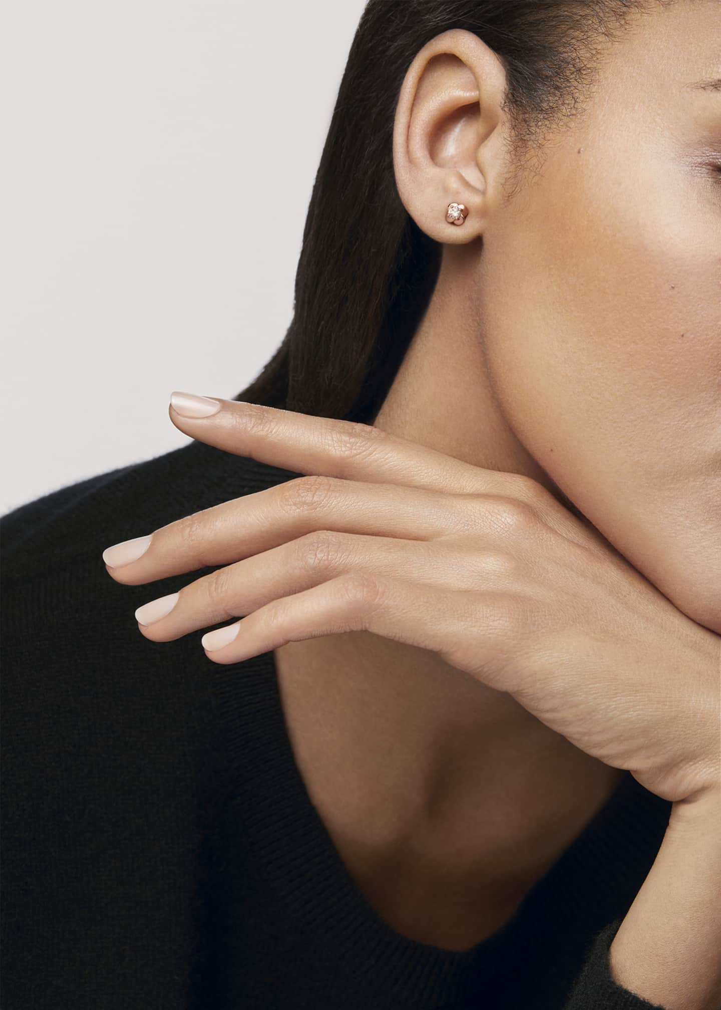 CHANEL Extrait de Camélia Single Earring Image 3 of 3