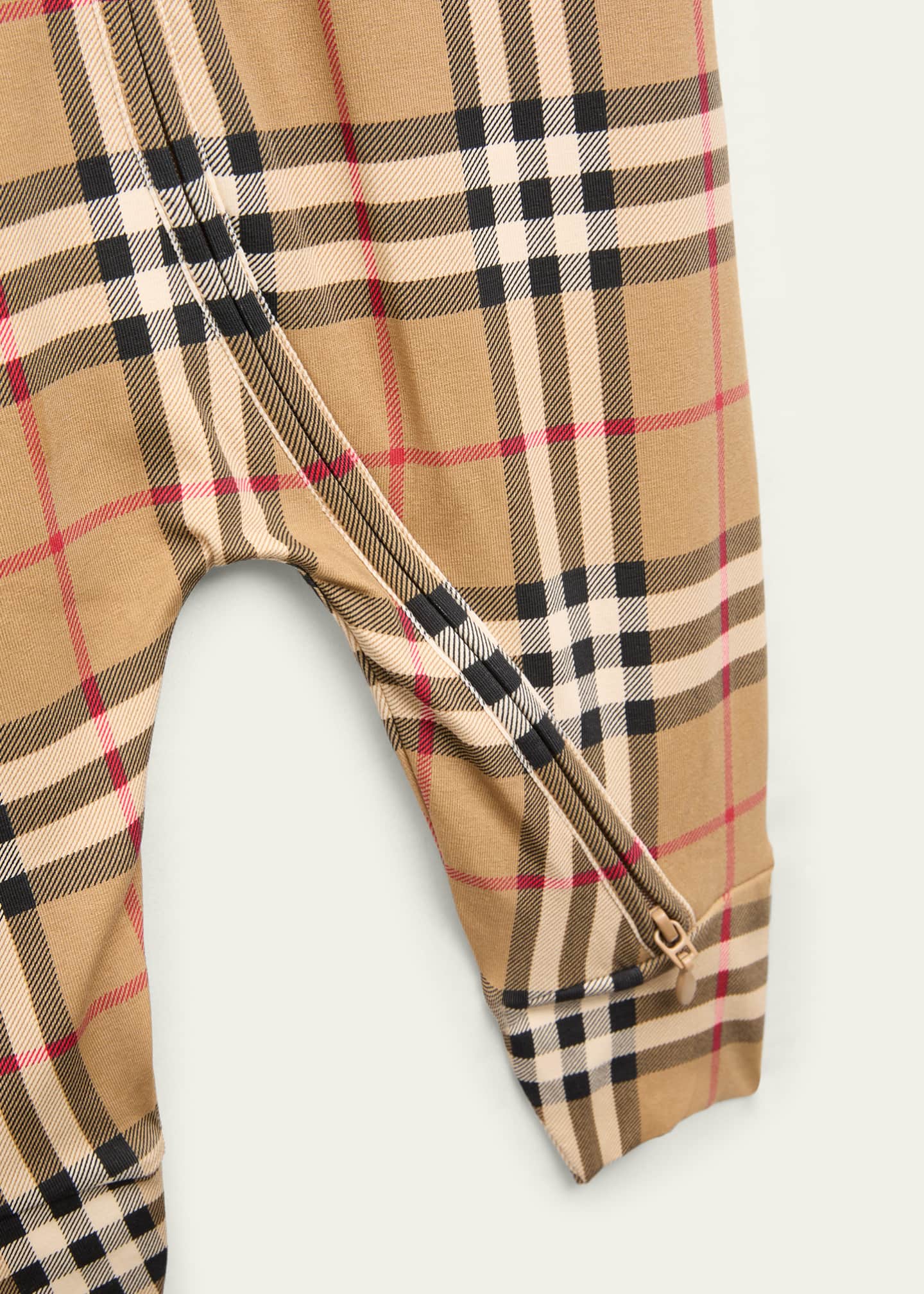 Burberry baby boy hat 2025