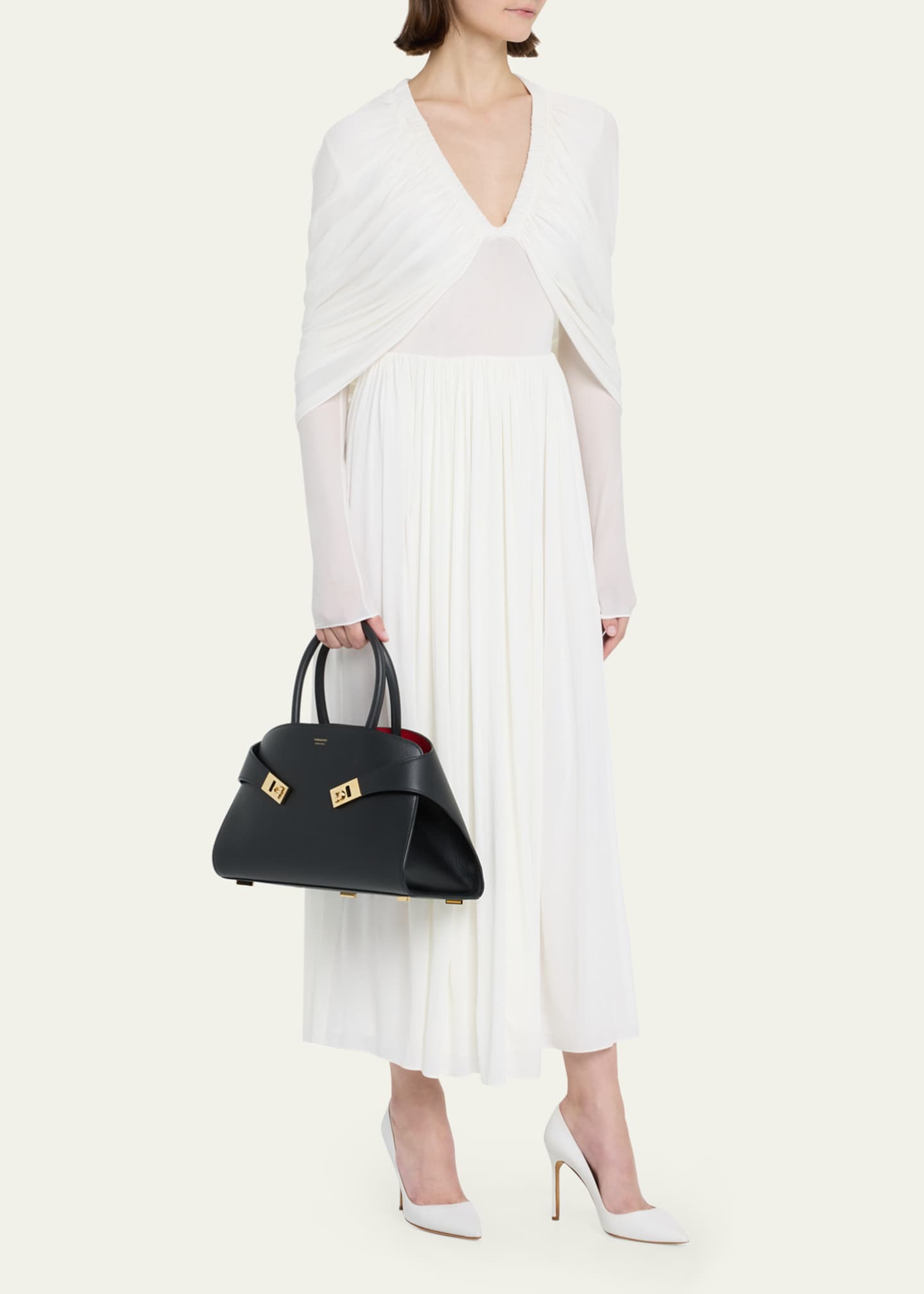 VIP価格.FERRAGAMO LEATHER HUG TOP HANDLE BAG 関税送料込み Hug ソフト クロスボディバッグ (XS) - ウィメンズ | Ferragamo