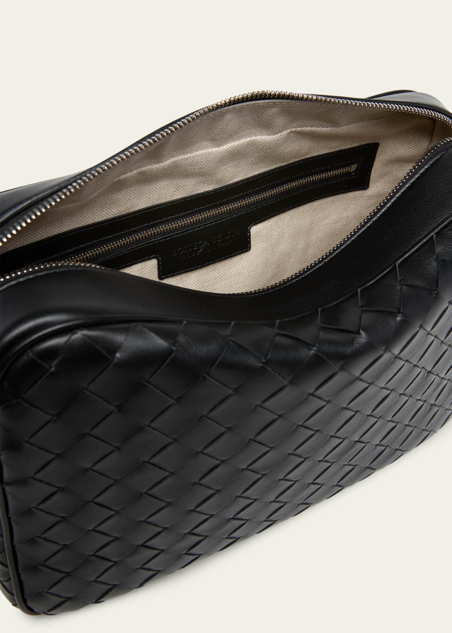 バッグ BOTTEGA VENETA Body bag Intrecciato y2k Bottega Veneta Men's Intrecciato Medium Crossbody Bag - Bergdorf