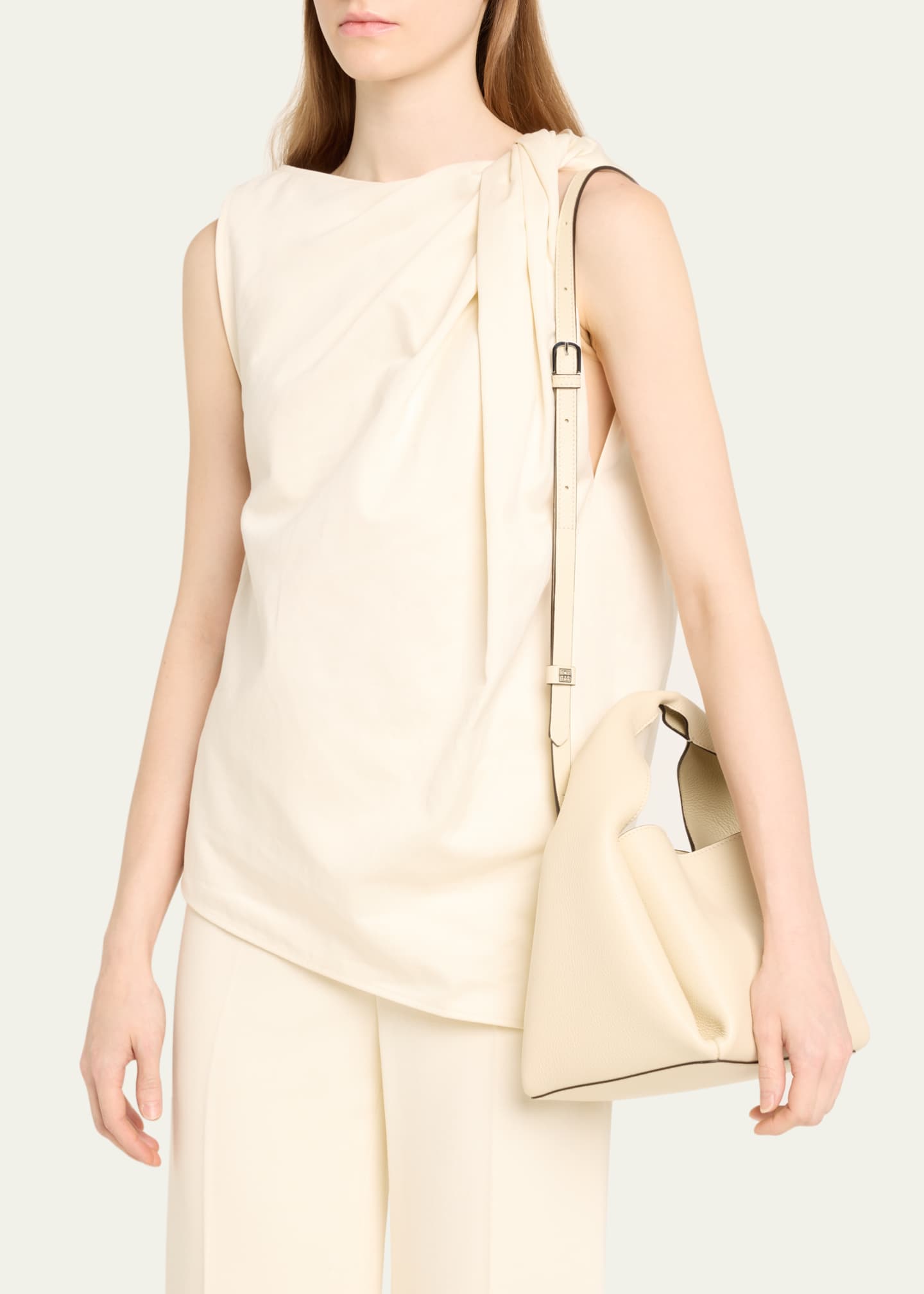 Bucket Bag in Pebble Grain Leather
