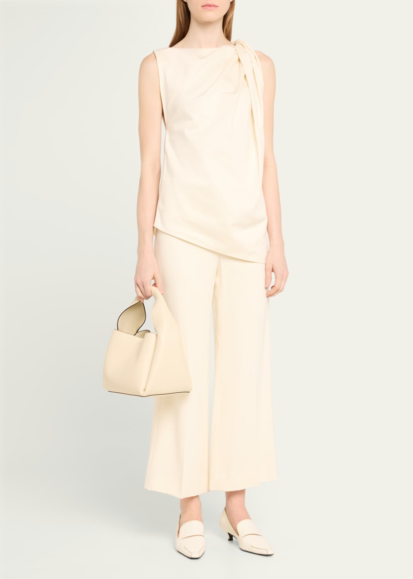 Bucket Bag in Pebble Grain Leather