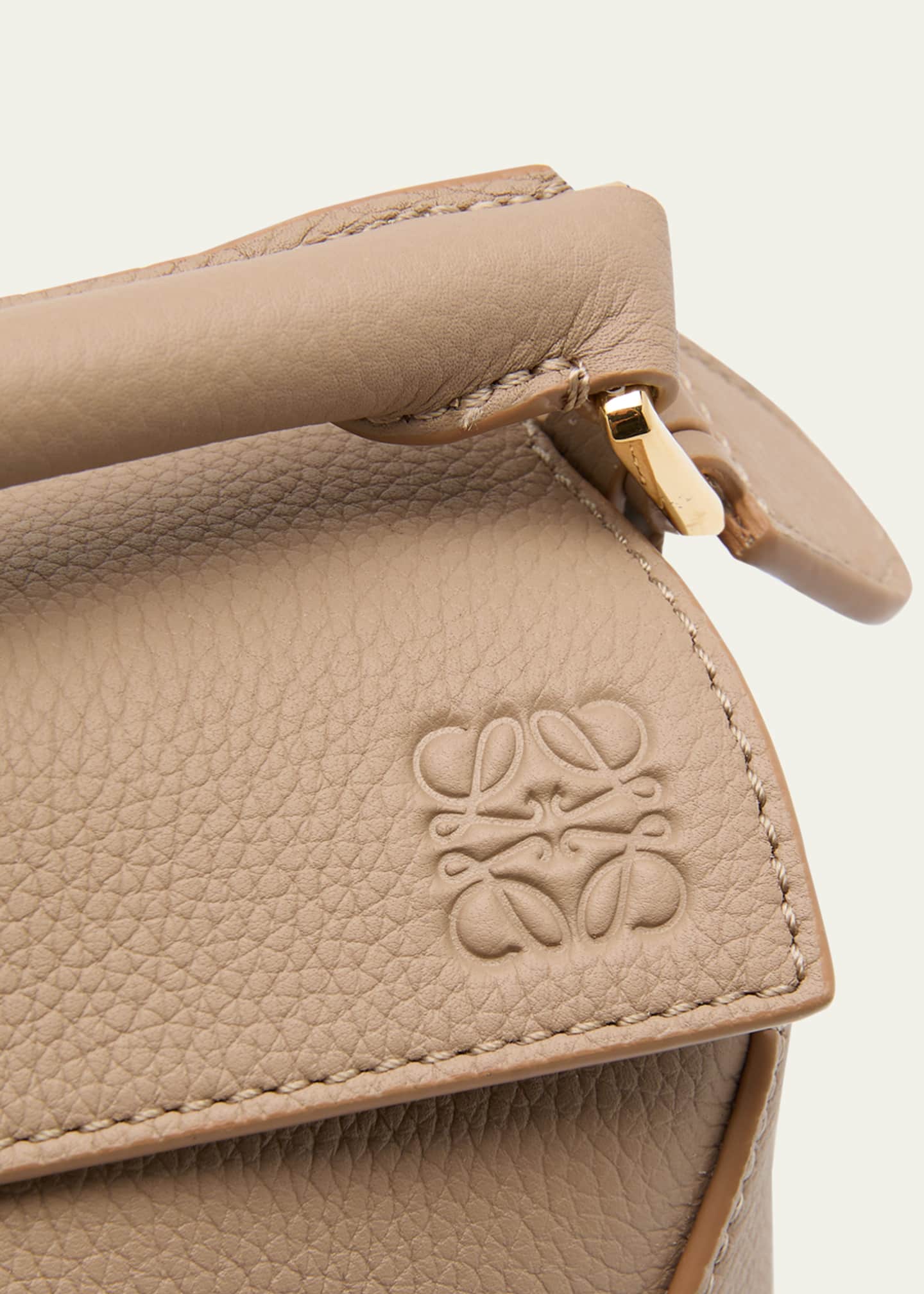 ハンドバッグ LOEWE PUZZLE EDGE SMALL HANDBAG IN GRAINY LEATHER LOEWE Puzzle Edge small textured-leather shoulder bag | NET