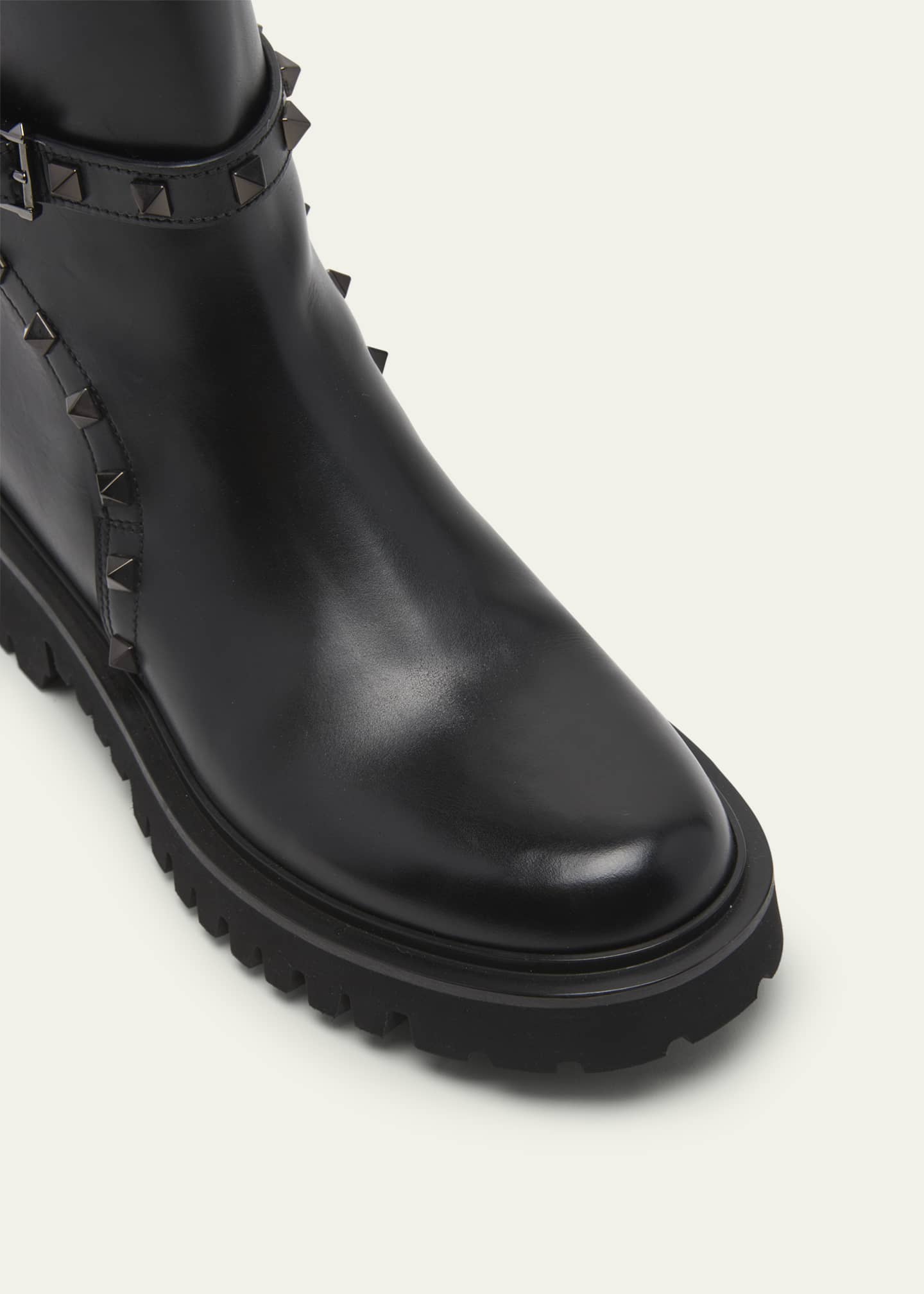 Valentino Garavani Leather Chelsea Boots with Rockstud Wrap