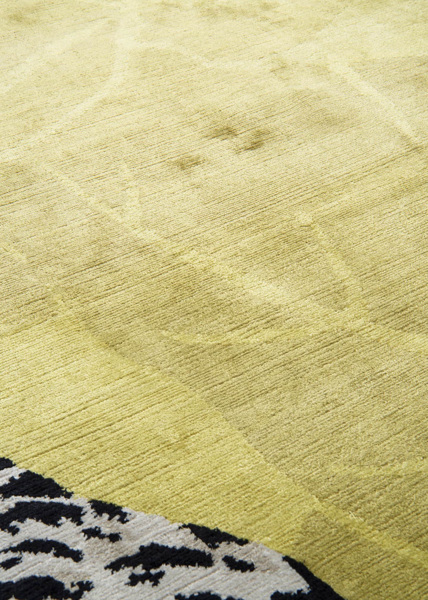 The Rug Company x Diane von Furstenberg Climbing Tiger Hand-Knotted Rug, 6' x 9' Image 2 of 3