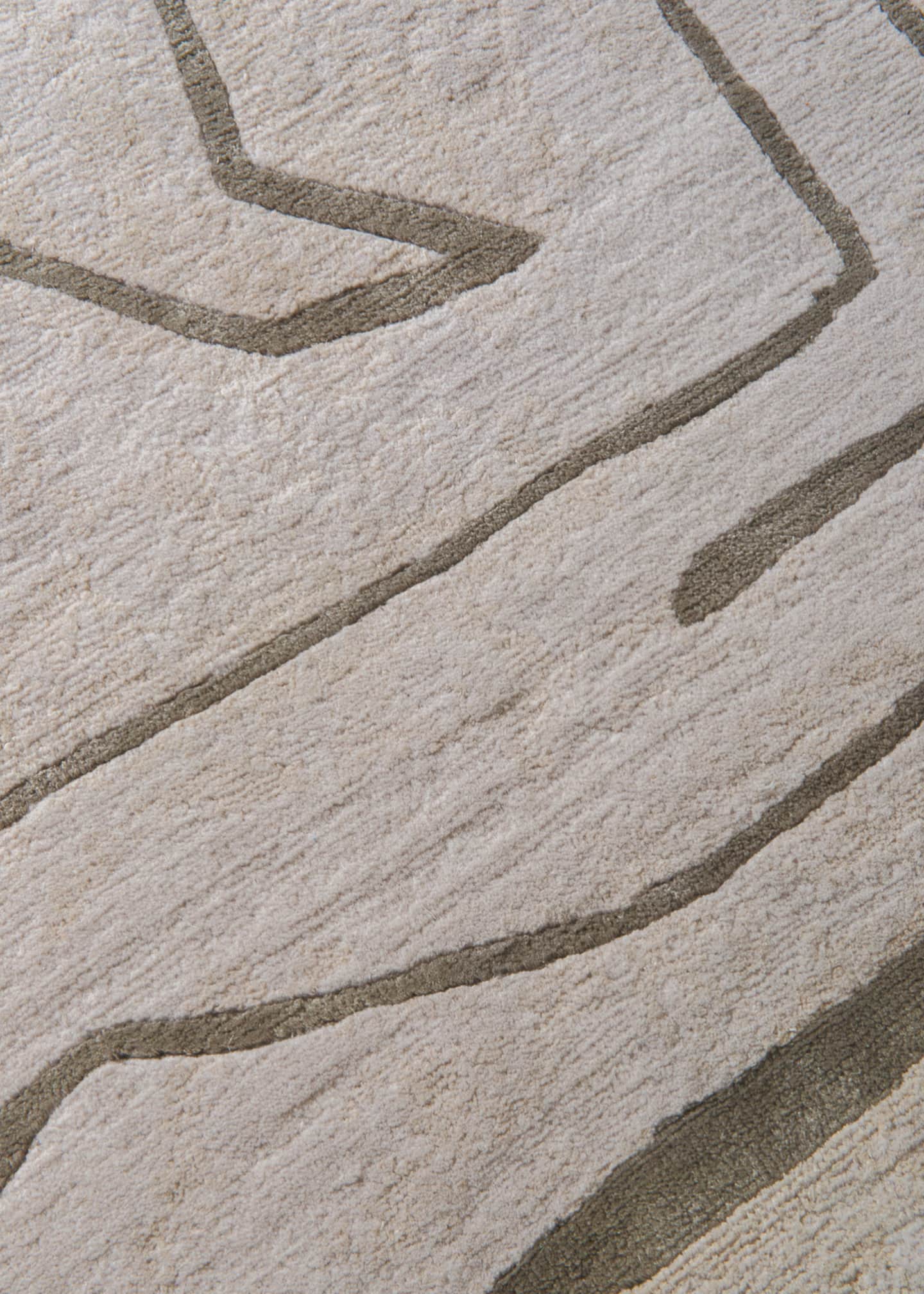 The Rug Company x Kelly Wearstler Tableau Pewter Hand-Knotted Rug, 6' x 9' Image 3 of 4