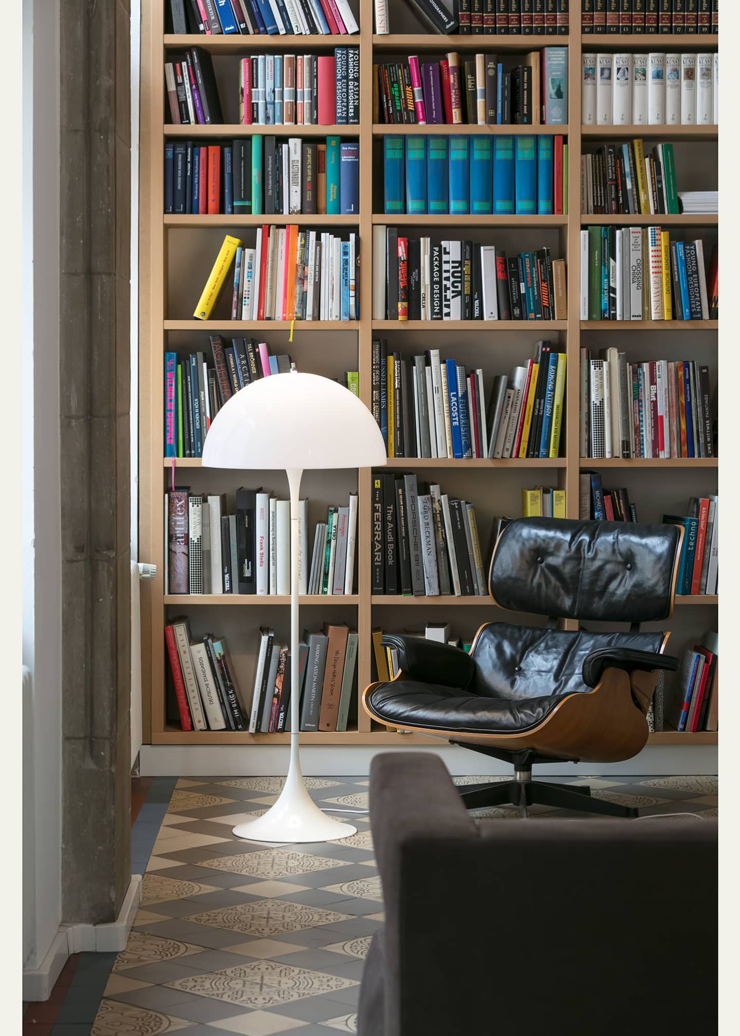 Louis Poulsen Panthella Acrylic Floor Lamp, 54" Image 4 of 5