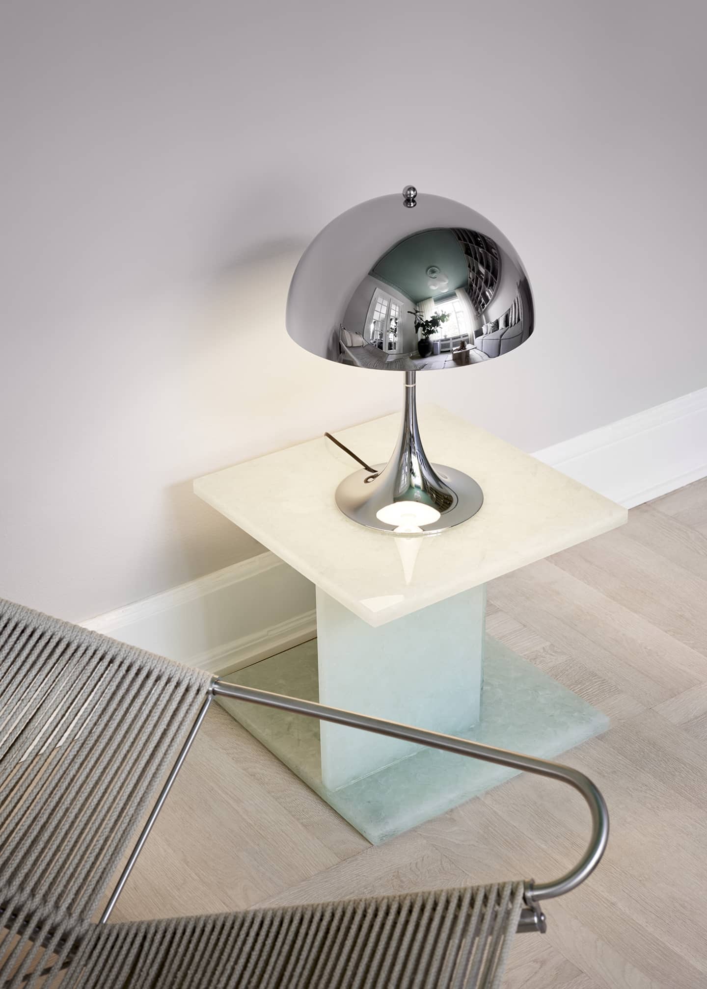 Louis Poulsen Panthella 320 Table Lamp, High Luster Chrome-Plated Image 4 of 5