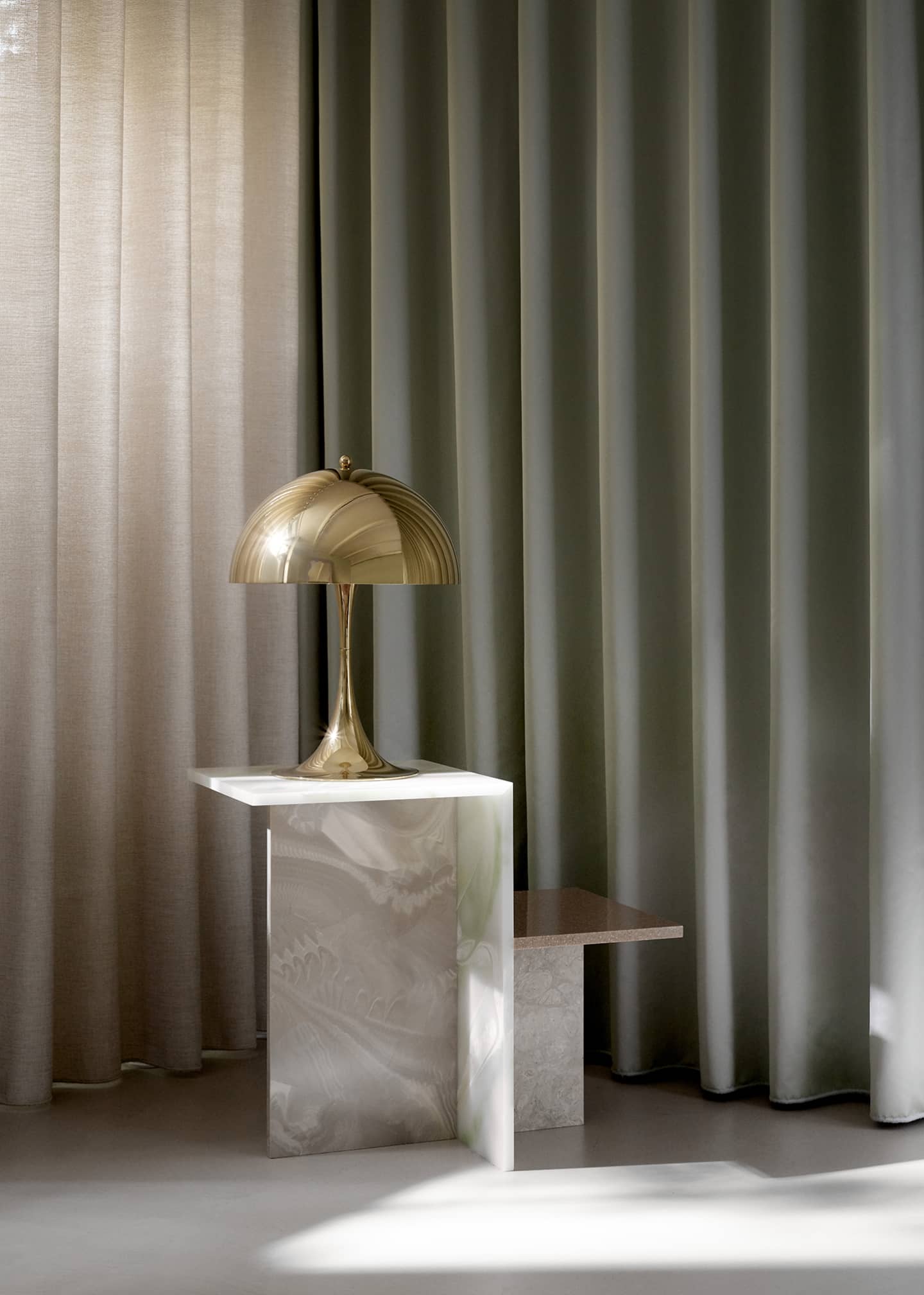 Louis Poulsen Panthella 320 Table Lamp, Metalized Brass Image 4 of 5
