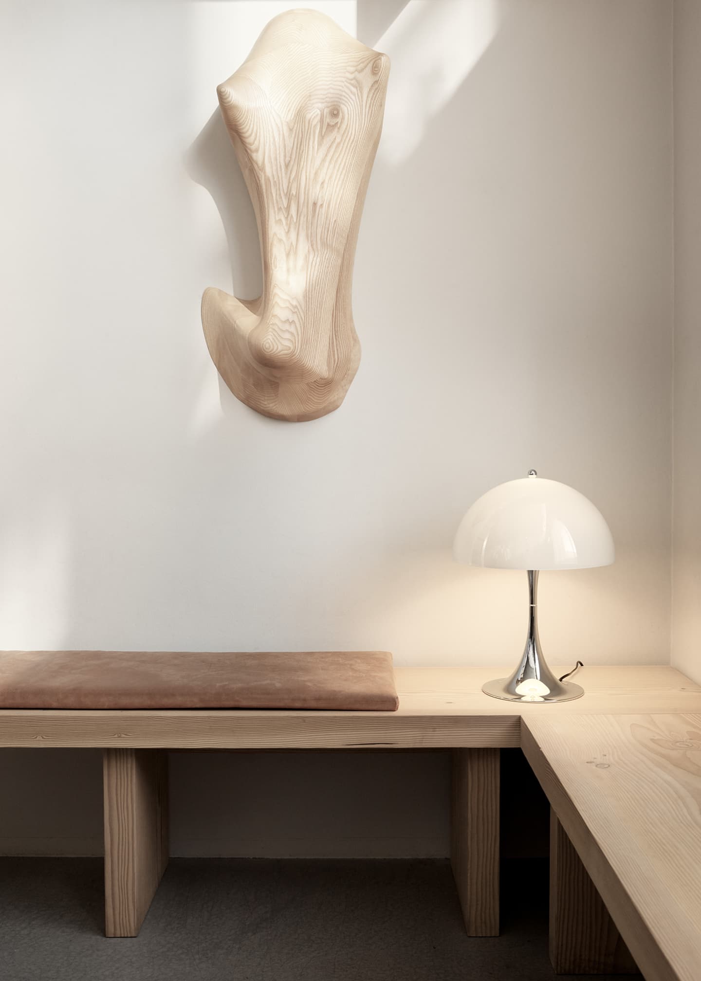 Louis Poulsen Panthella 320 Table Lamp, Grey Opal Acrylic Image 4 of 5