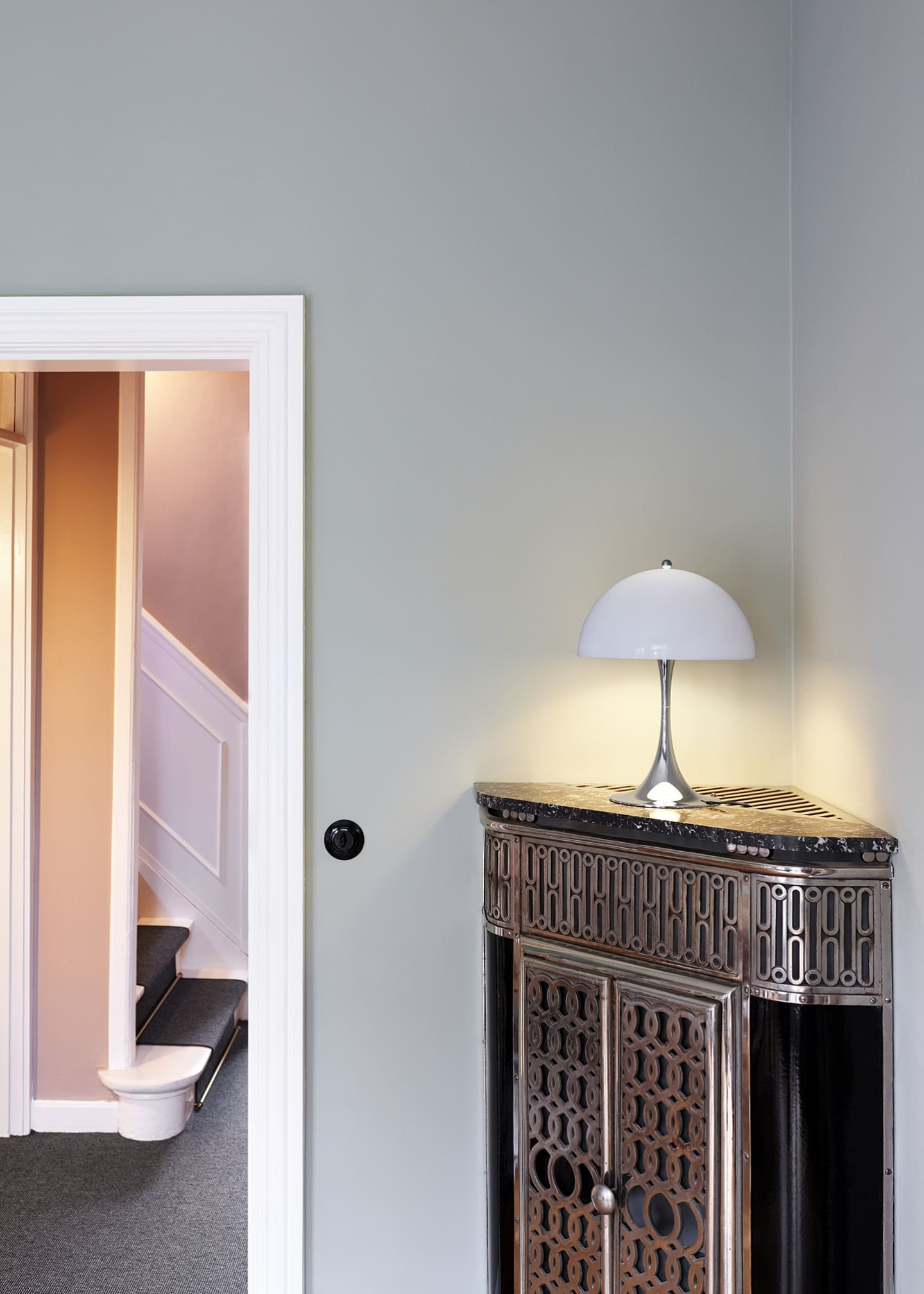 Louis Poulsen Panthella 320 Table Lamp, Grey Opal Acrylic Image 5 of 5