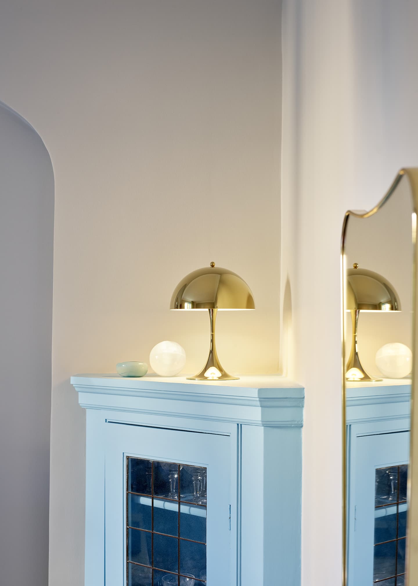 Louis Poulsen Panthella 250 Table Lamp, Metalized Brass Image 5 of 5