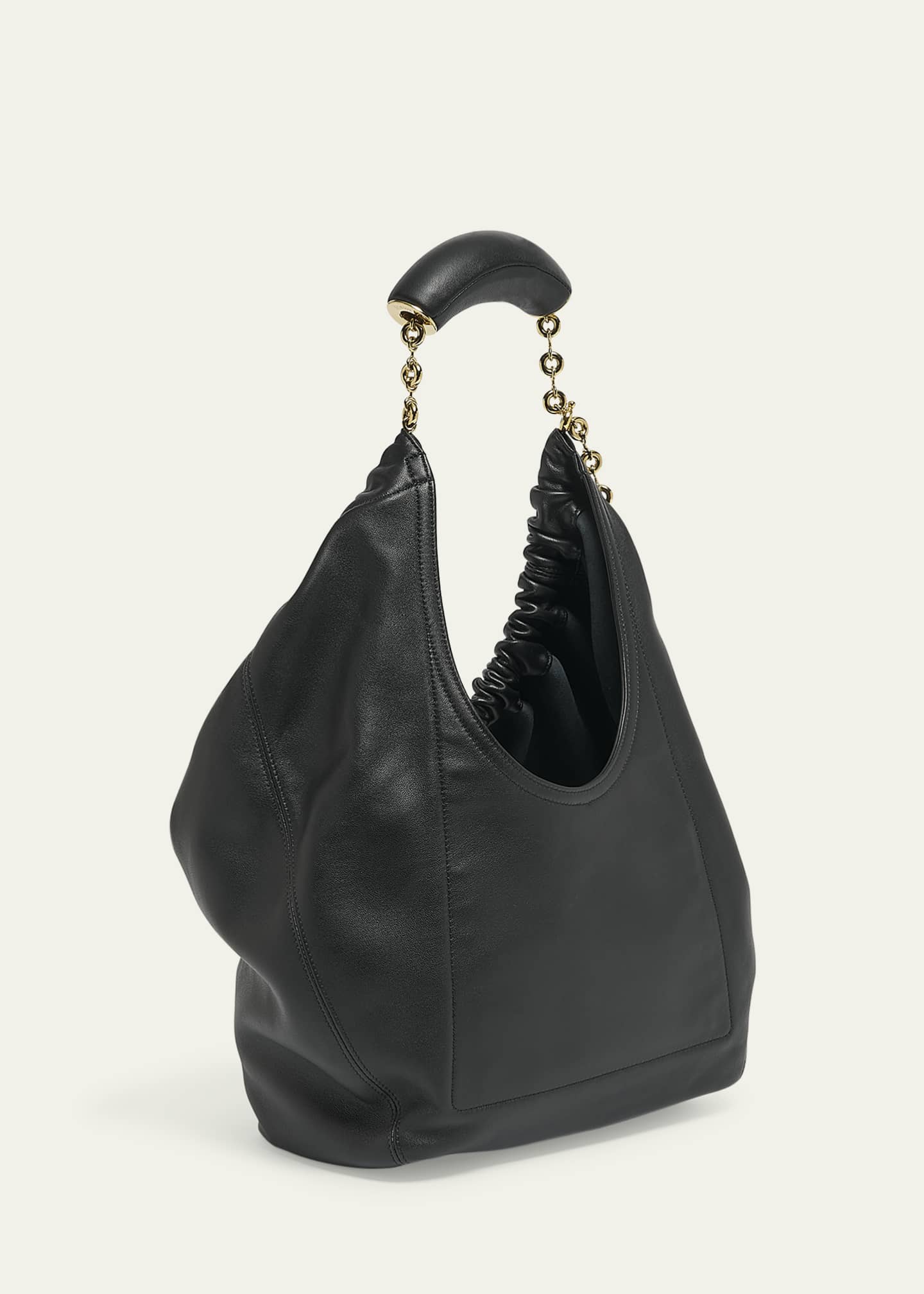 LOEWE Black Smooth Leather Pleasure Hobo Bag【A/付属品有】 Loewe Squeeze Medium Shoulder Bag in Napa Leather - Bergdorf