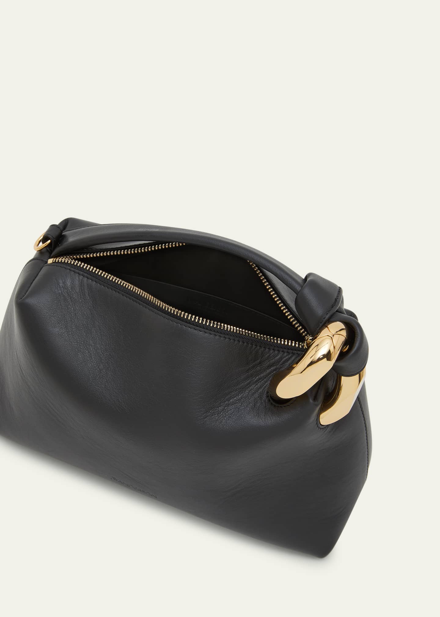 【送料&関税込】J.W. Anderson The Corner Bag The Corner Bag Campaign – JW Anderson