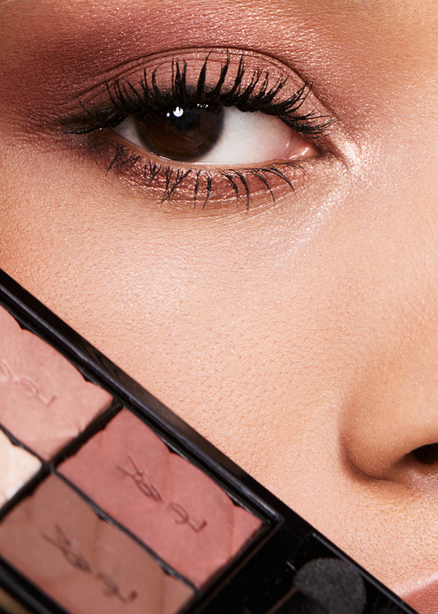Yves Saint Laurent Beaute Couture Mini Clutch Luxury Eyeshadow Palette Image 3 of 5