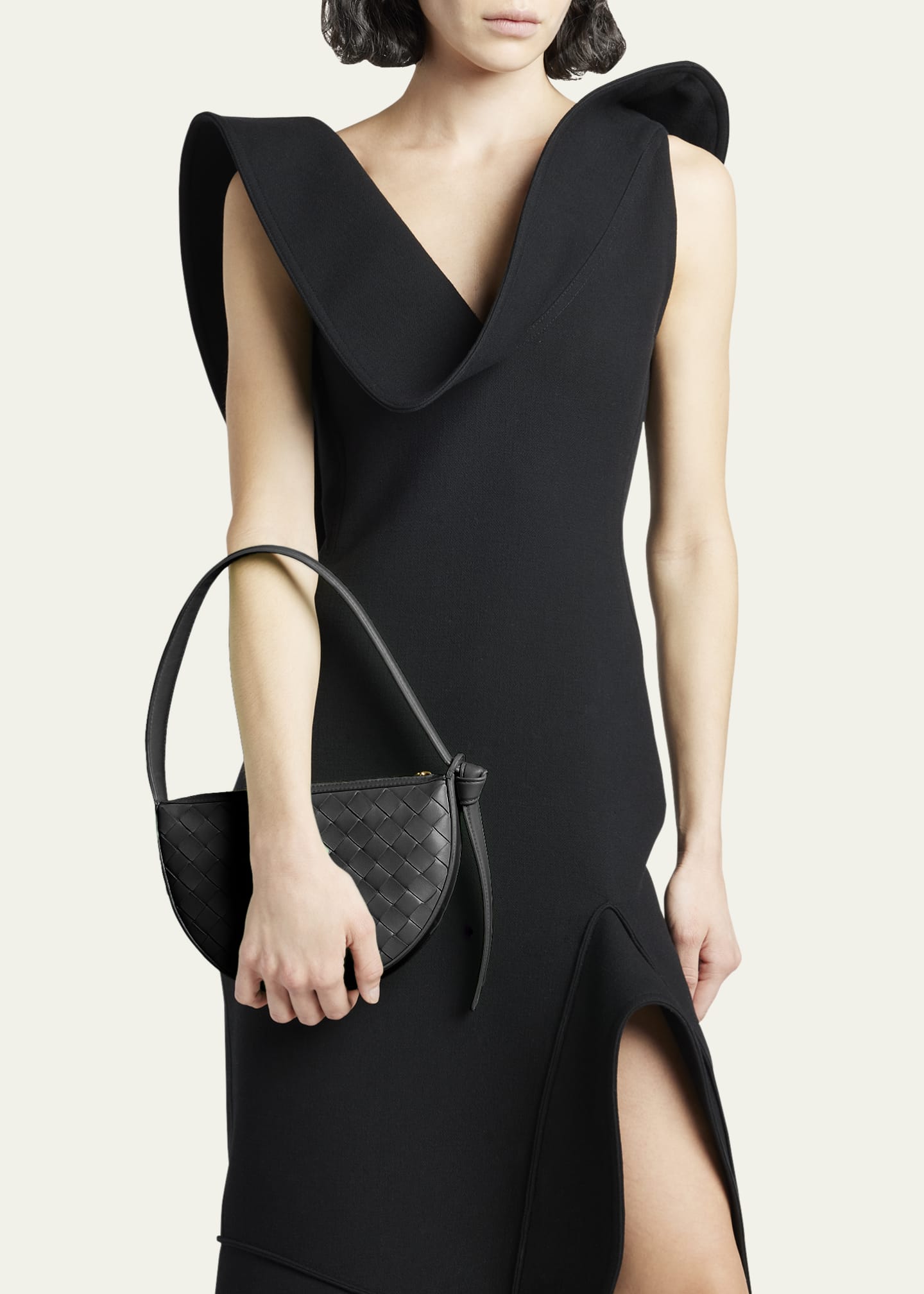 Knot Mini Leather Shoulder Bag in Black - Bottega Veneta