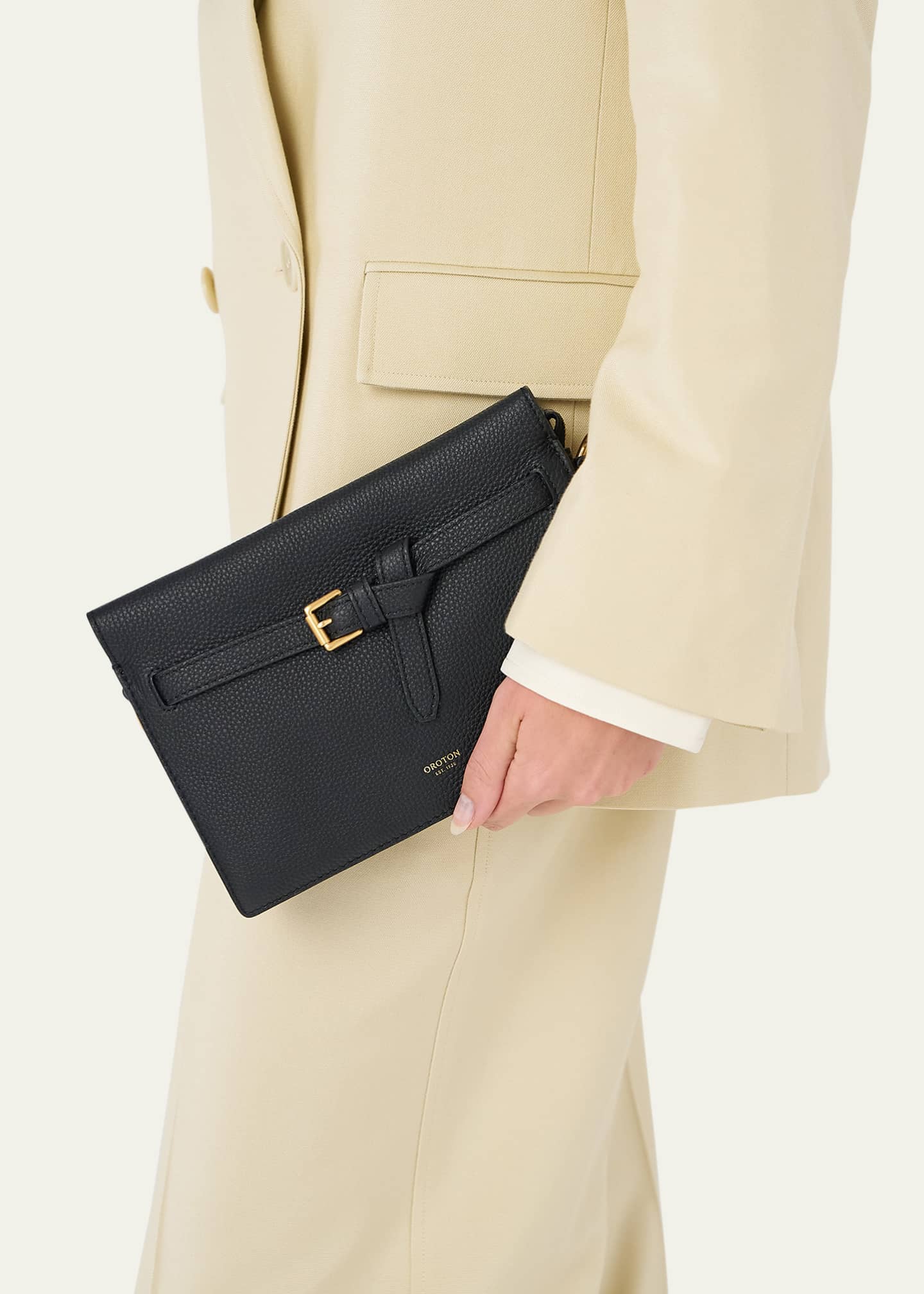 Oroton black clutch 2025