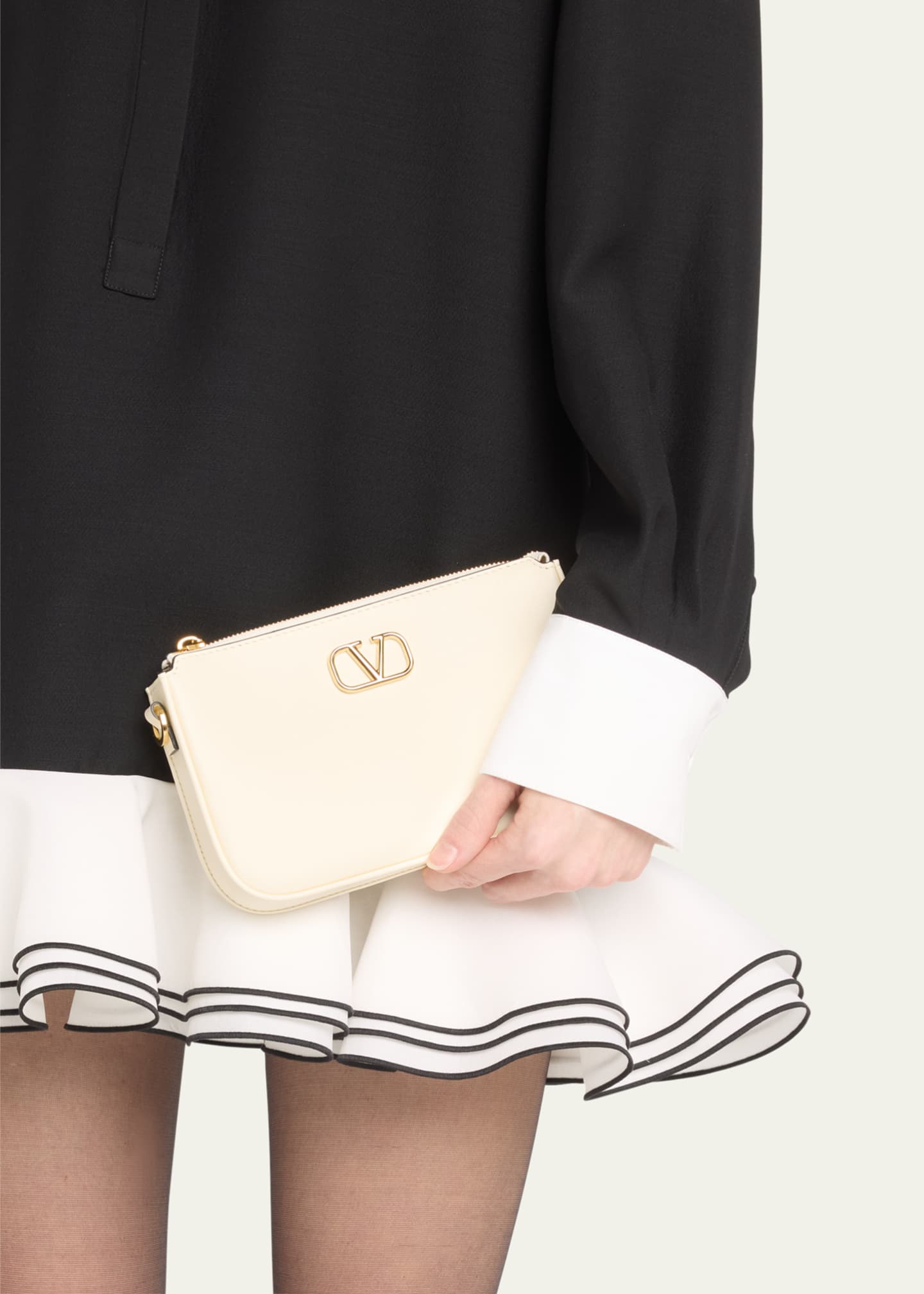 【ギフト】 VLOGO Garavani Valentino Signature Bag Pouch Calfskin バッグ