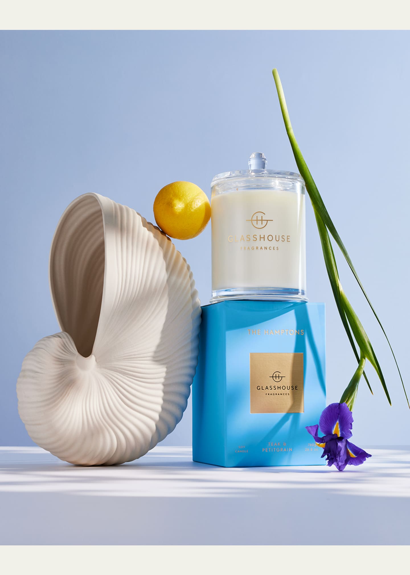GLASSHOUSE FRAGRANCES The Hamptons Candle, 760 g Image 3 of 4