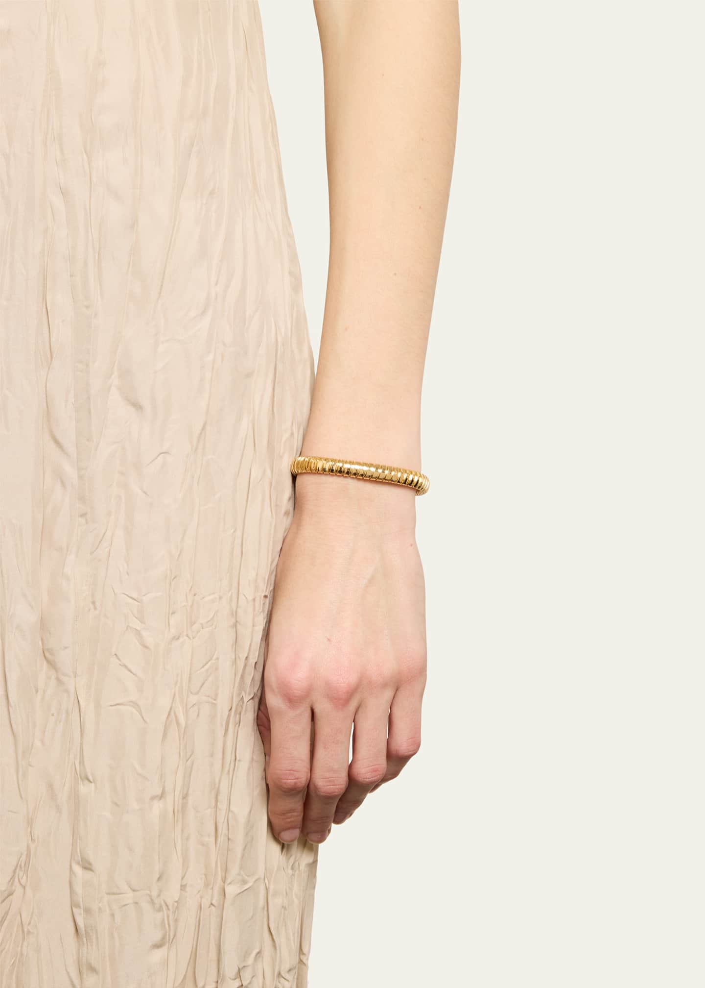 Sidney Garber 18K Yellow Gold Single Rolling Bracelet Image 2 of 4