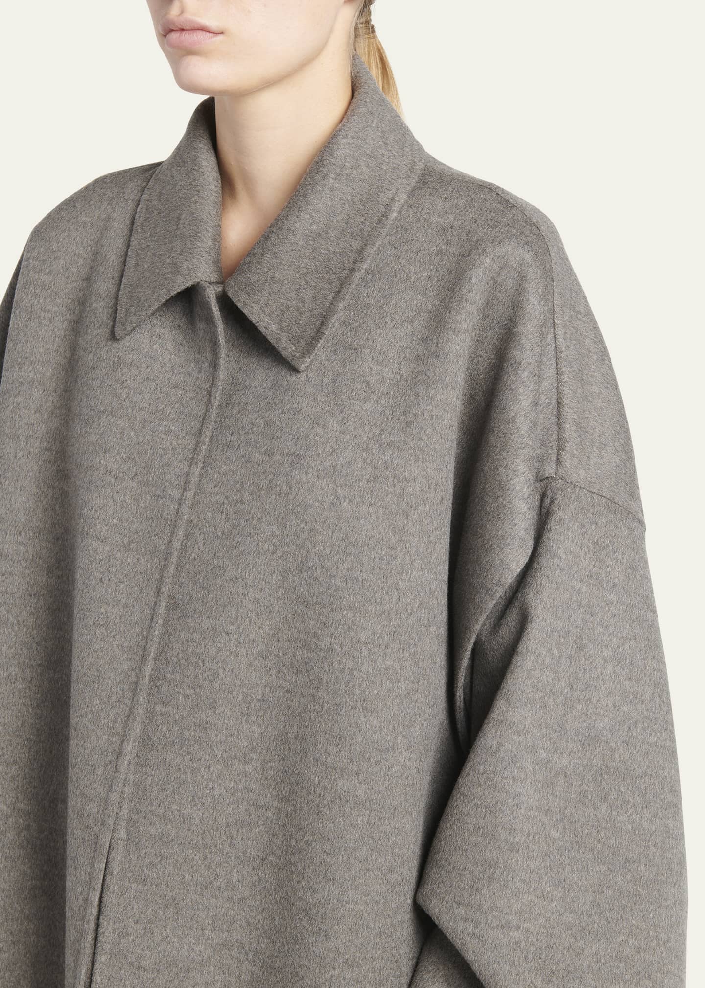 コート BOTTEGA VENETA LIGHT WOOL AND CASHMERE COAT Bottega Veneta® Women's Light Wool And Cashmere Coat in Navy