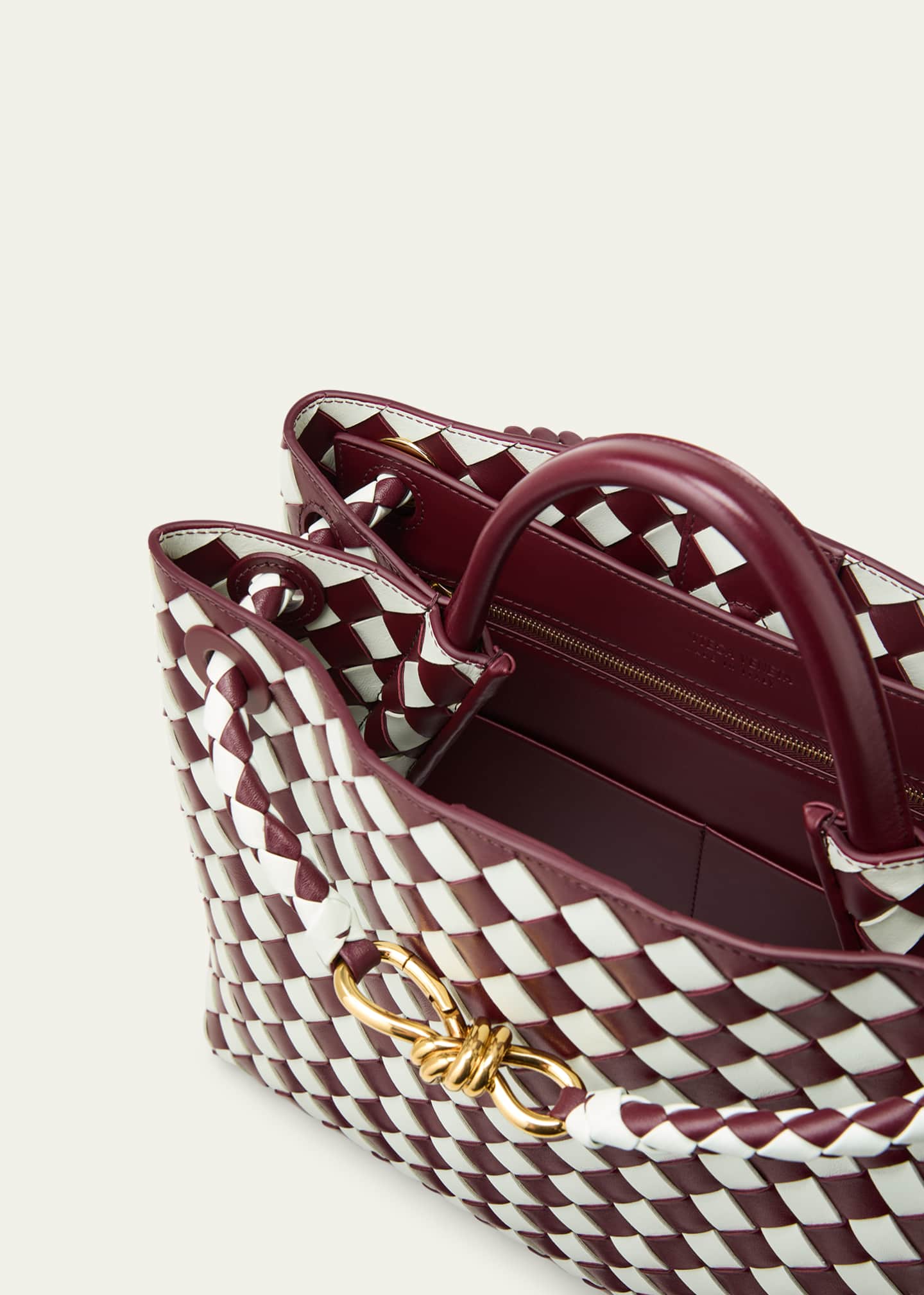 Bottega veneta top handle bag store